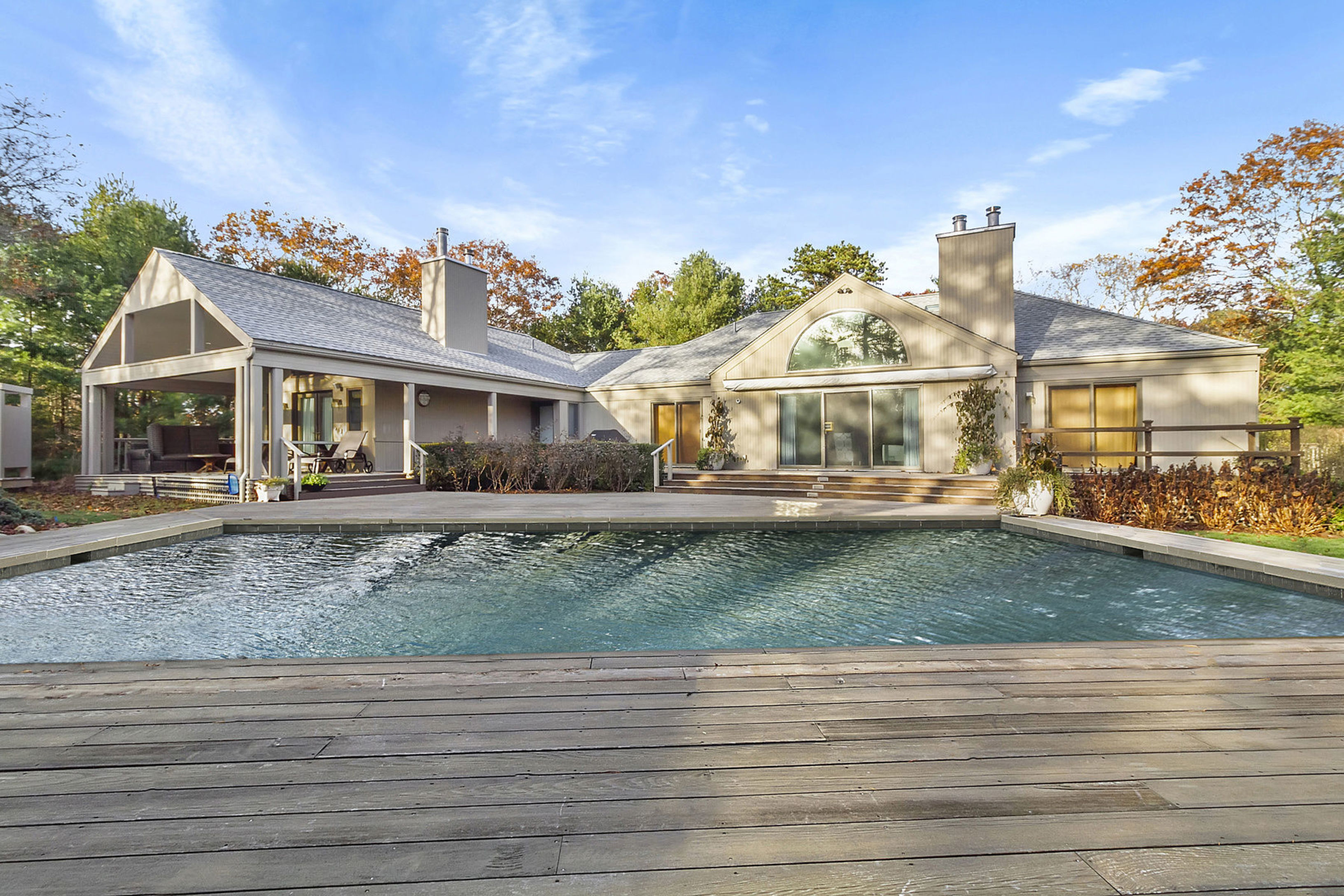 5 Knoll Ln in Wainscott Out East