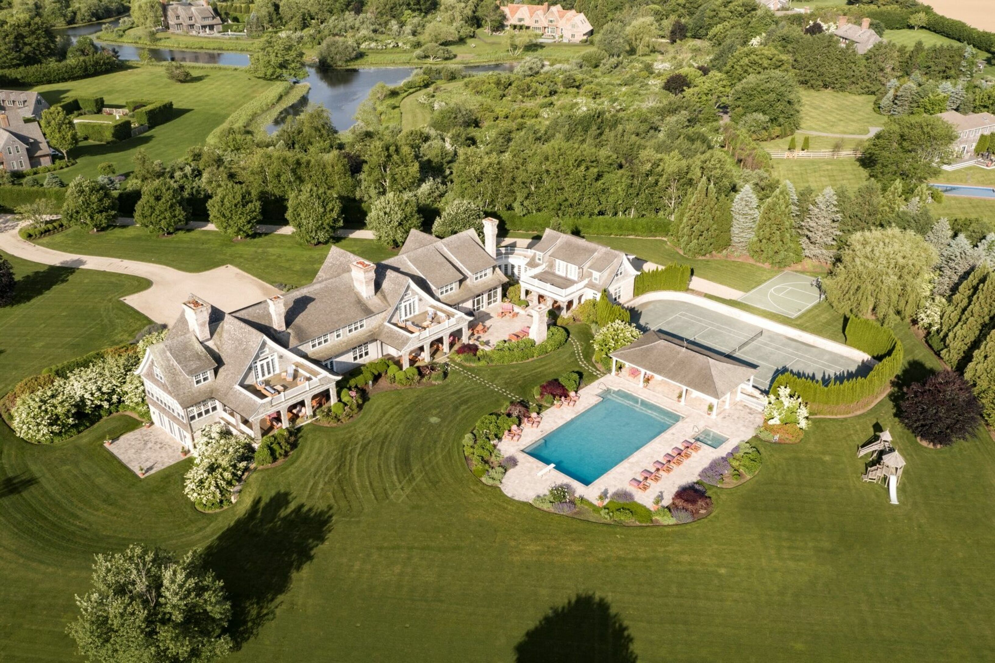 550 Parsonage Ln in Sagaponack Out East