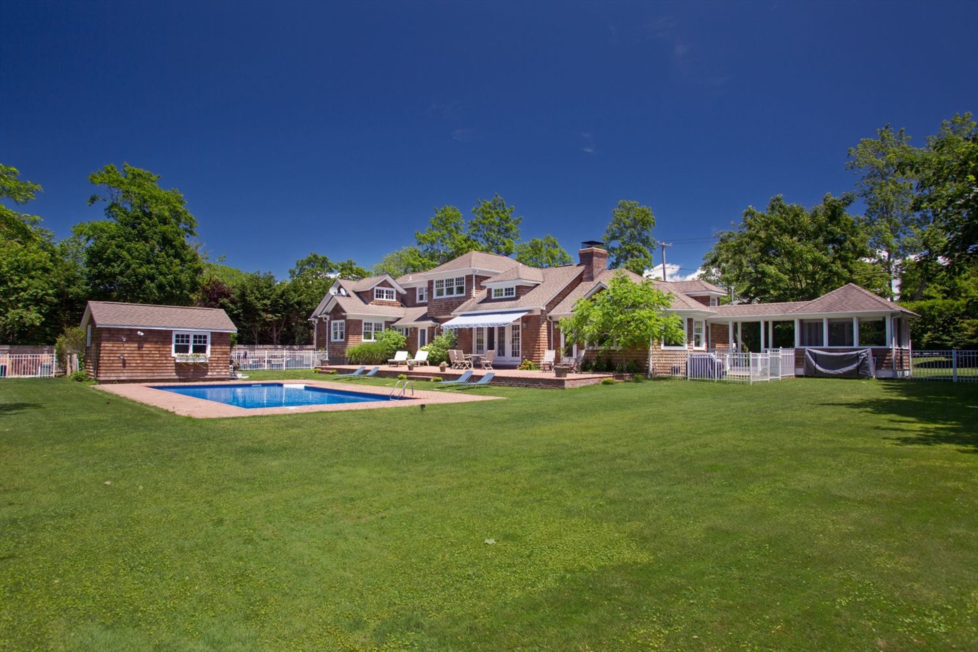 139 Ln in Southampton Out East