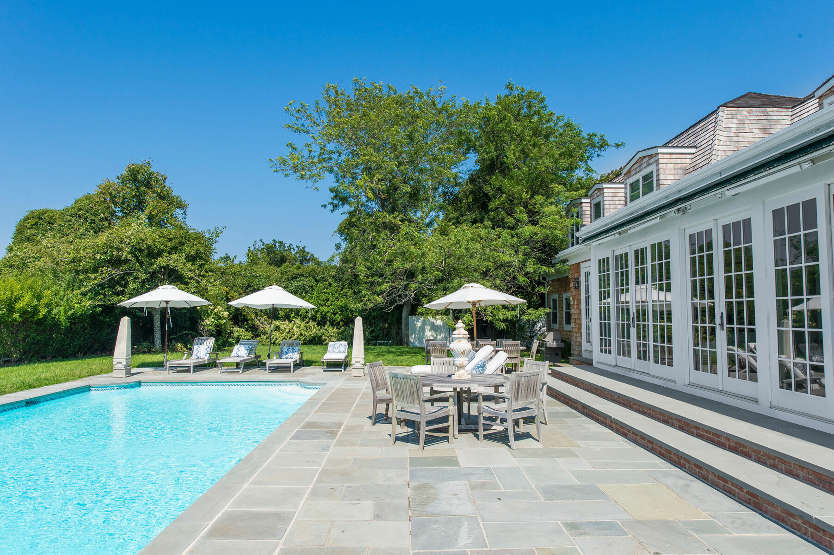 45 Meadowmere Pl in Southampton Out East