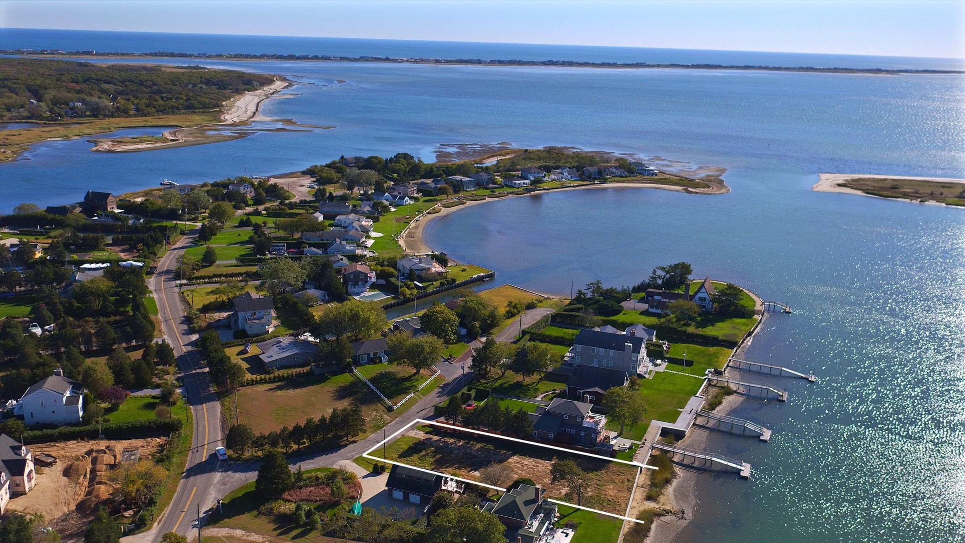 5 Middle Pond Ln in Southampton Out East