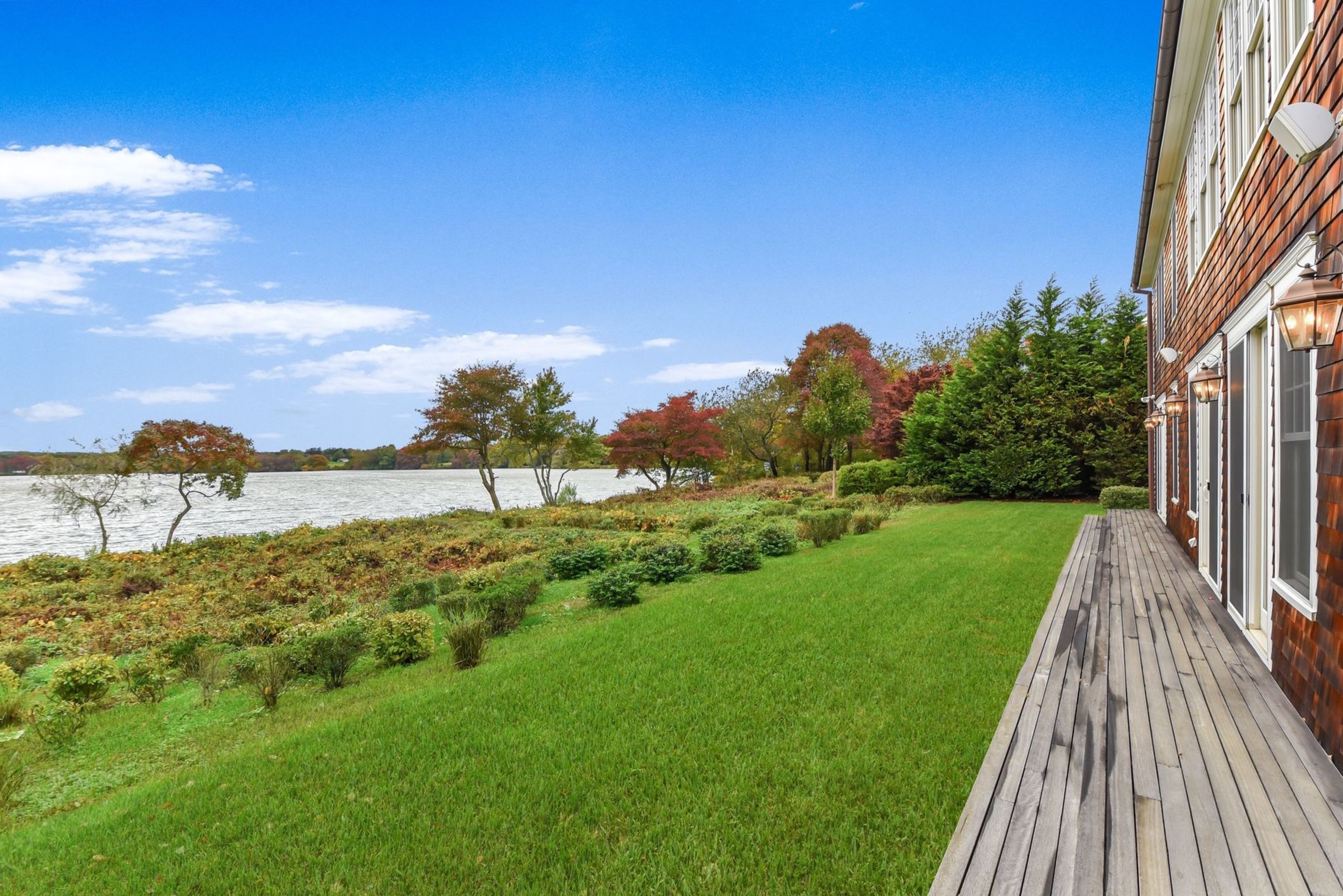 132 Mill Pond Ln in Water Mill Out East