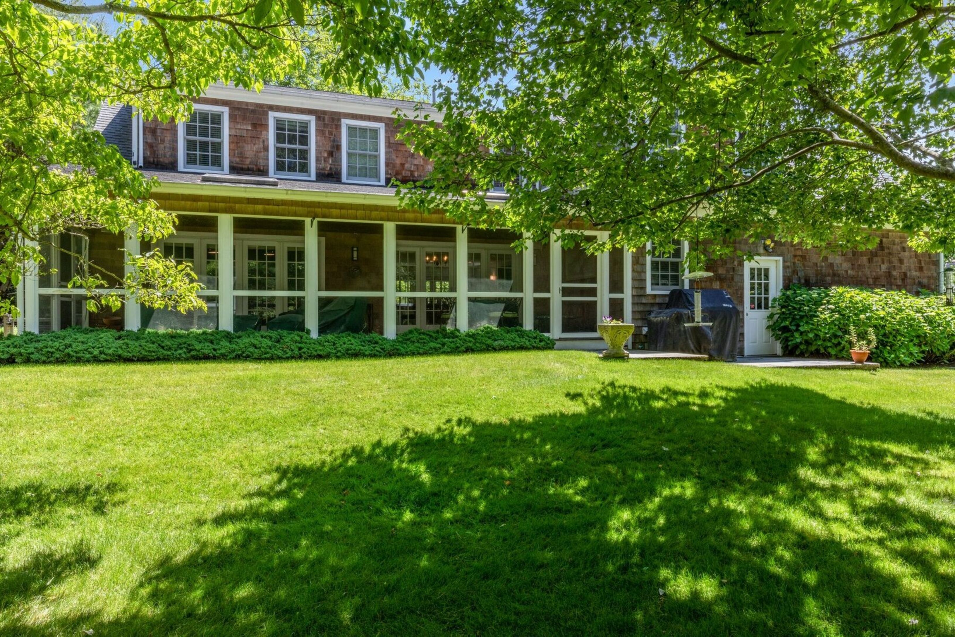 4 Fairfield Ln in Wainscott Out East