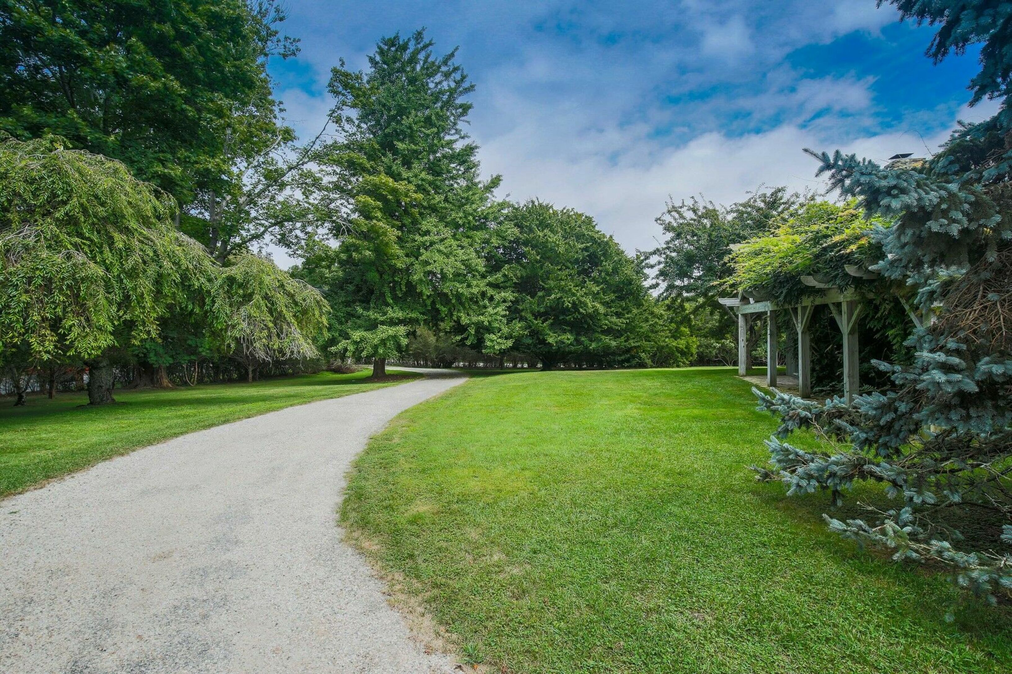 472 Further Ln in Amagansett Out East