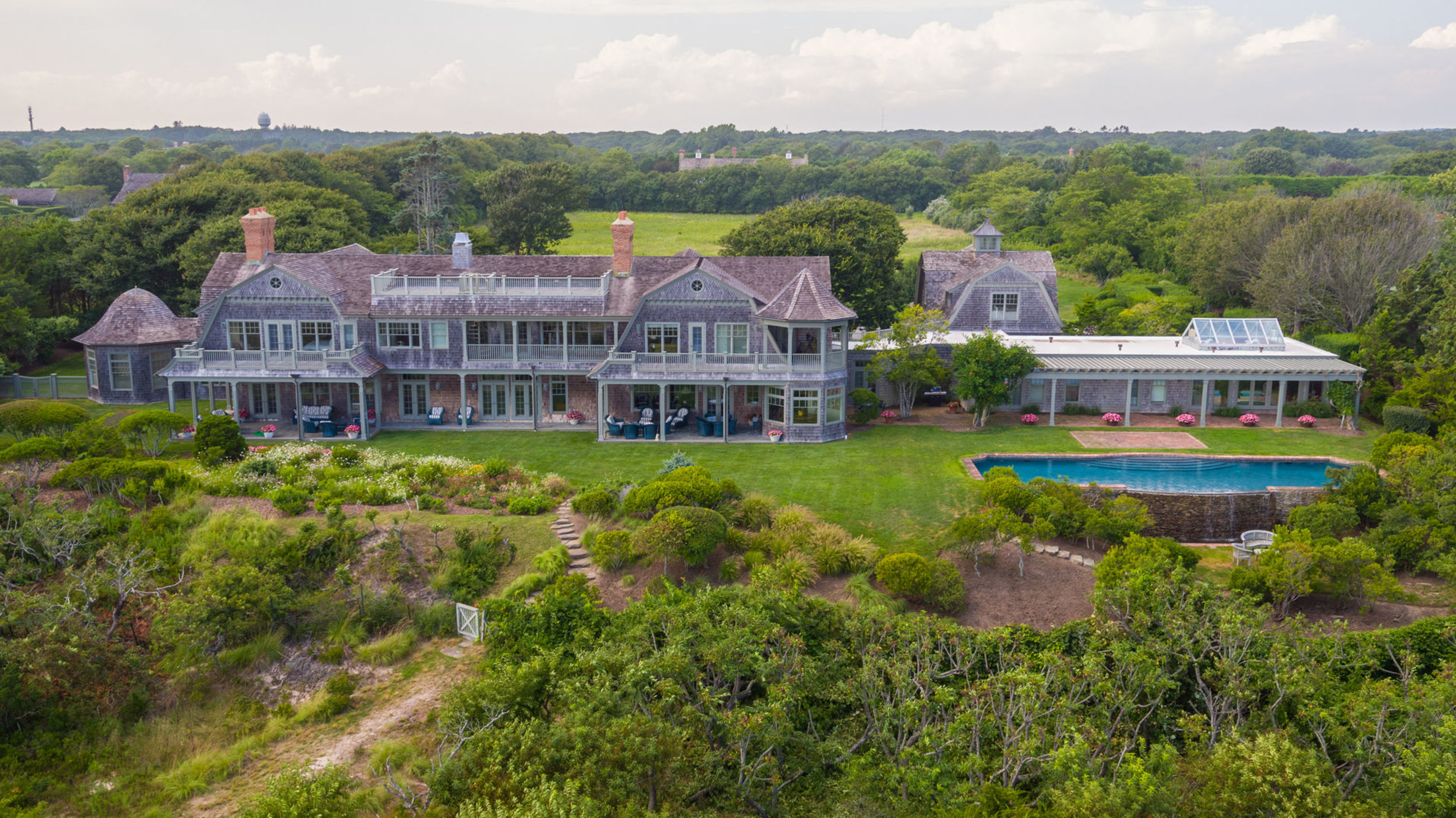 290 Further Ln in East Hampton | Out East