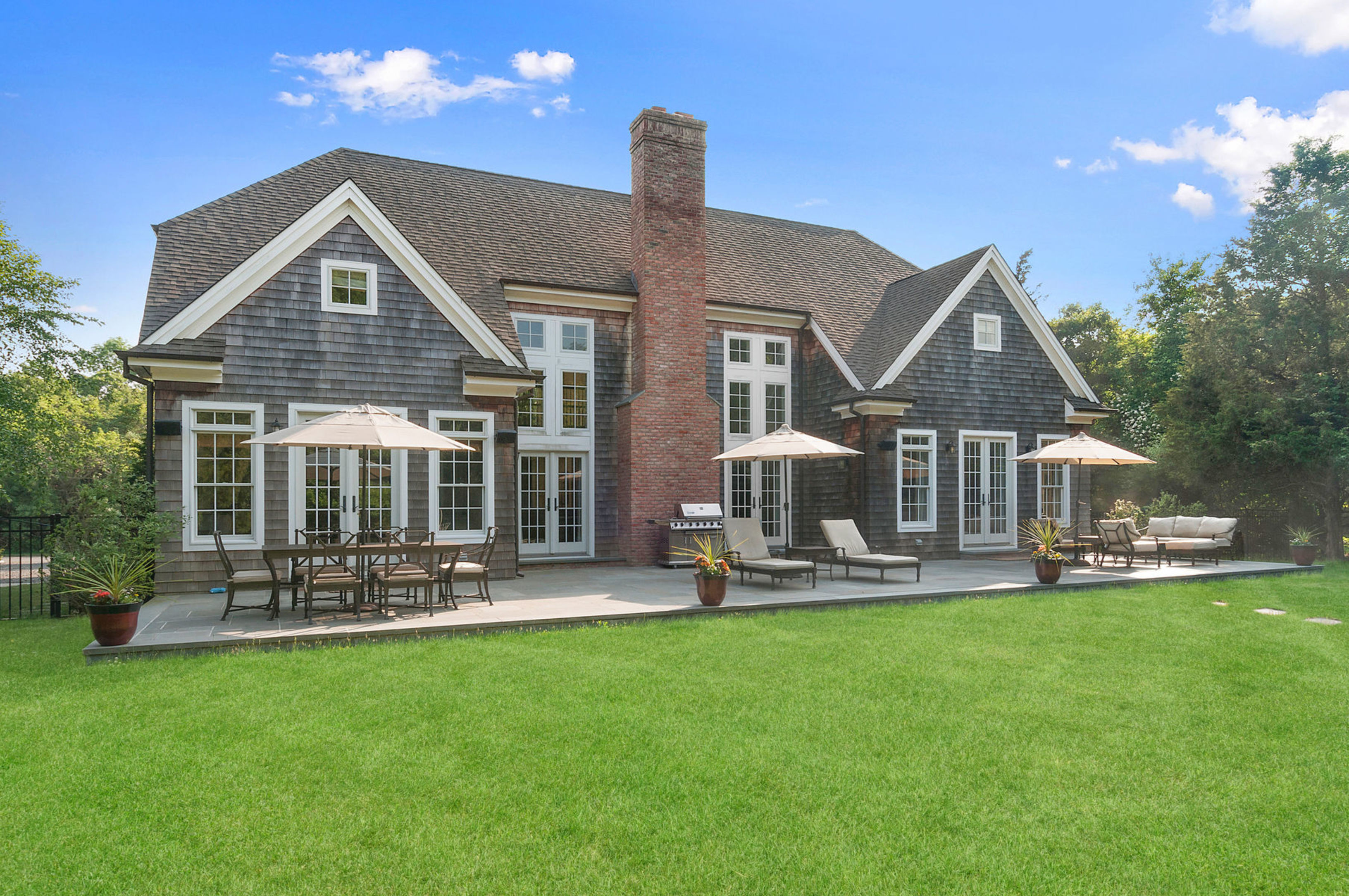 105 Talmage Farm Ln in East Hampton Out East