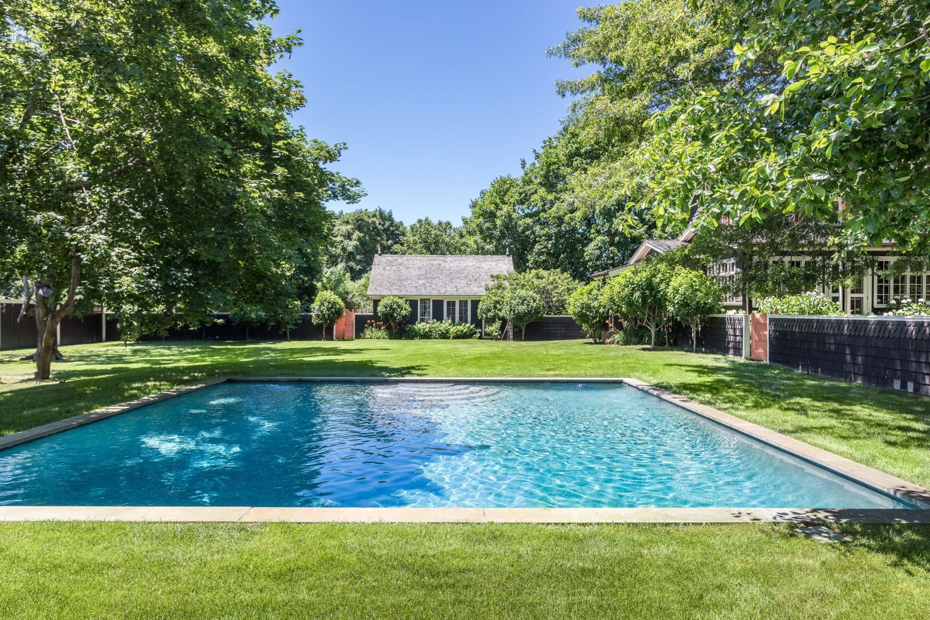 265 Mill Pond Ln in Water Mill Out East