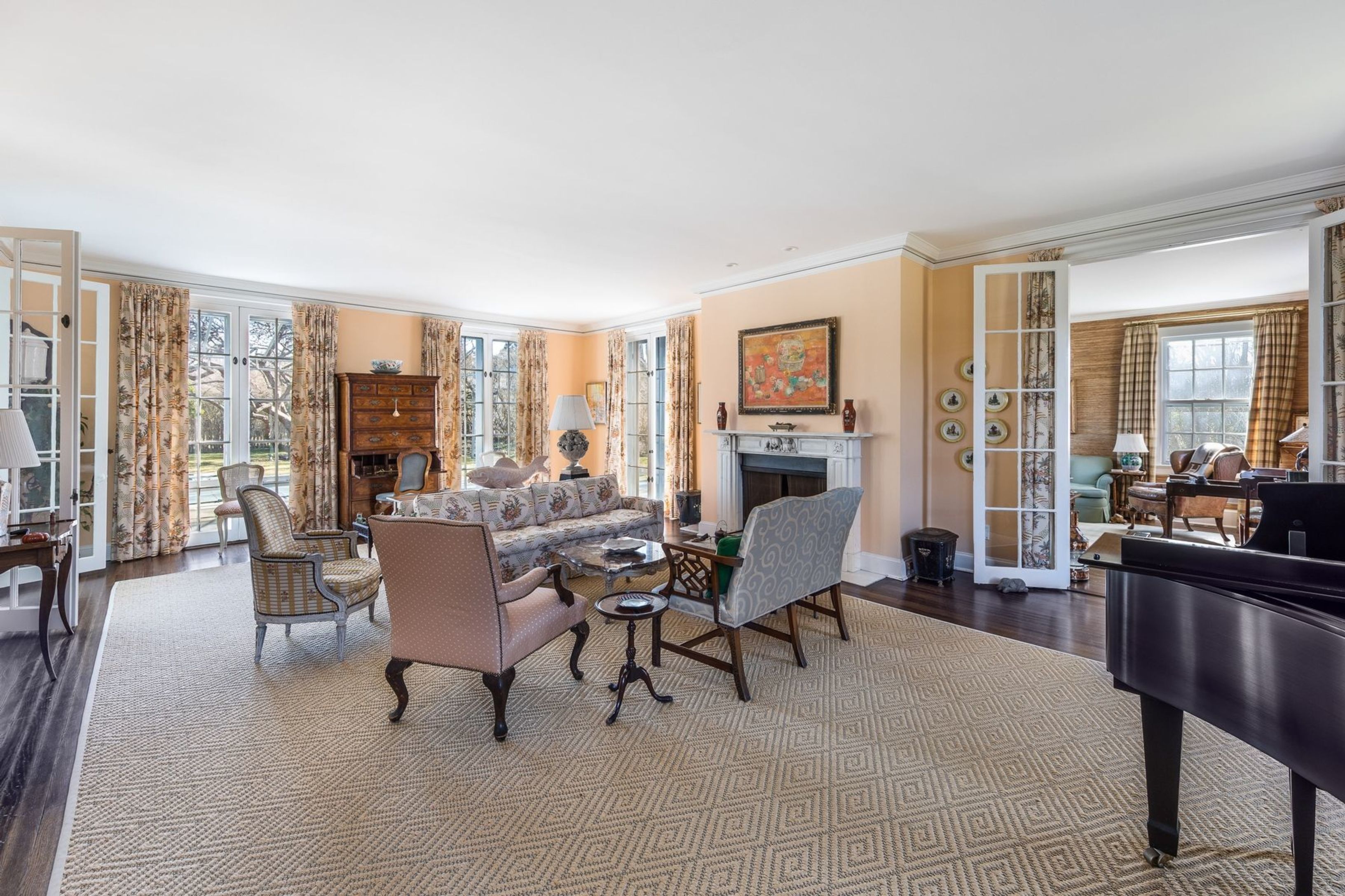 11 Nichols Ln in East Hampton Out East