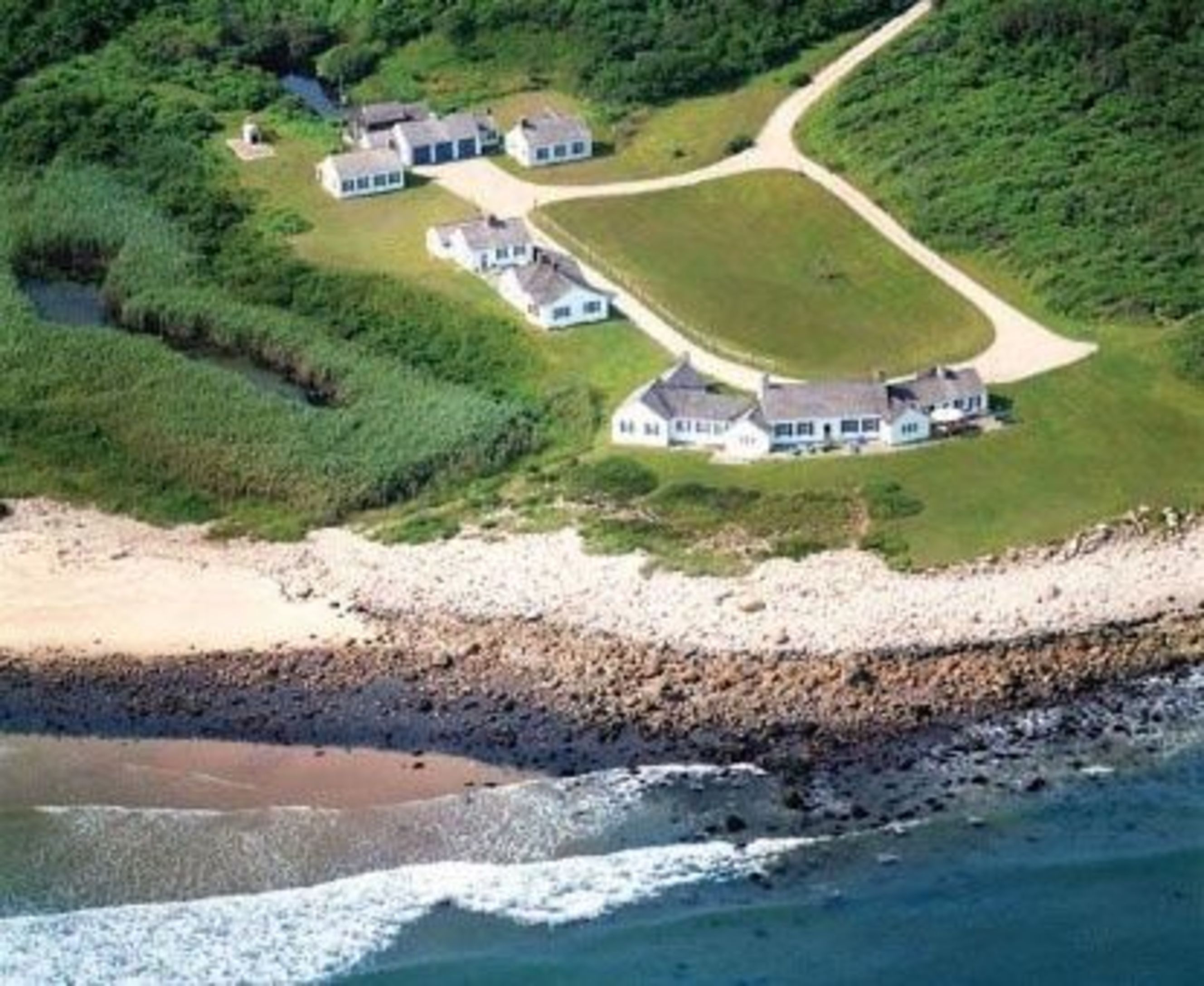 16 Cliff Dr in Montauk Out East