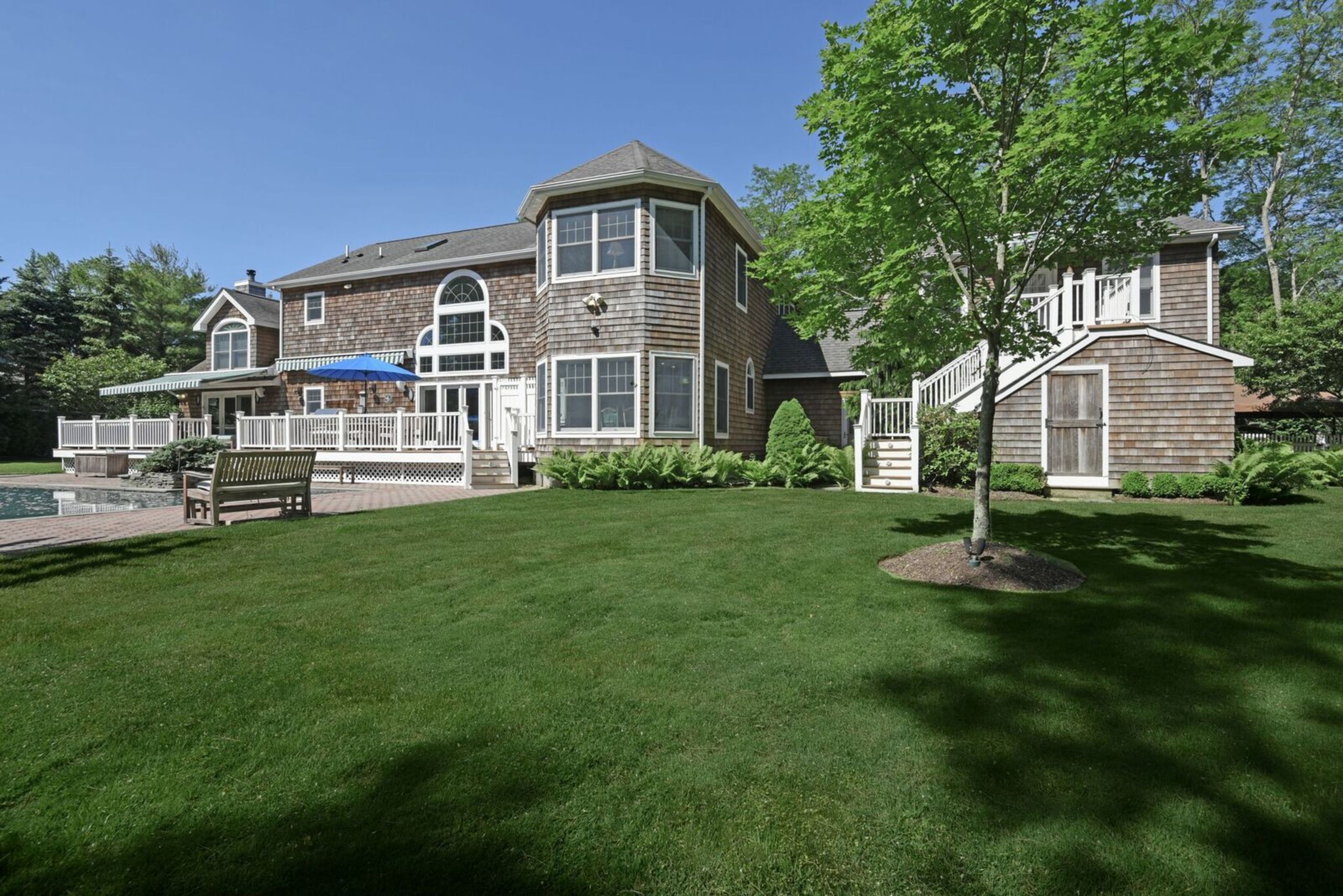 6 Hidden Pond Ln in Westhampton Out East