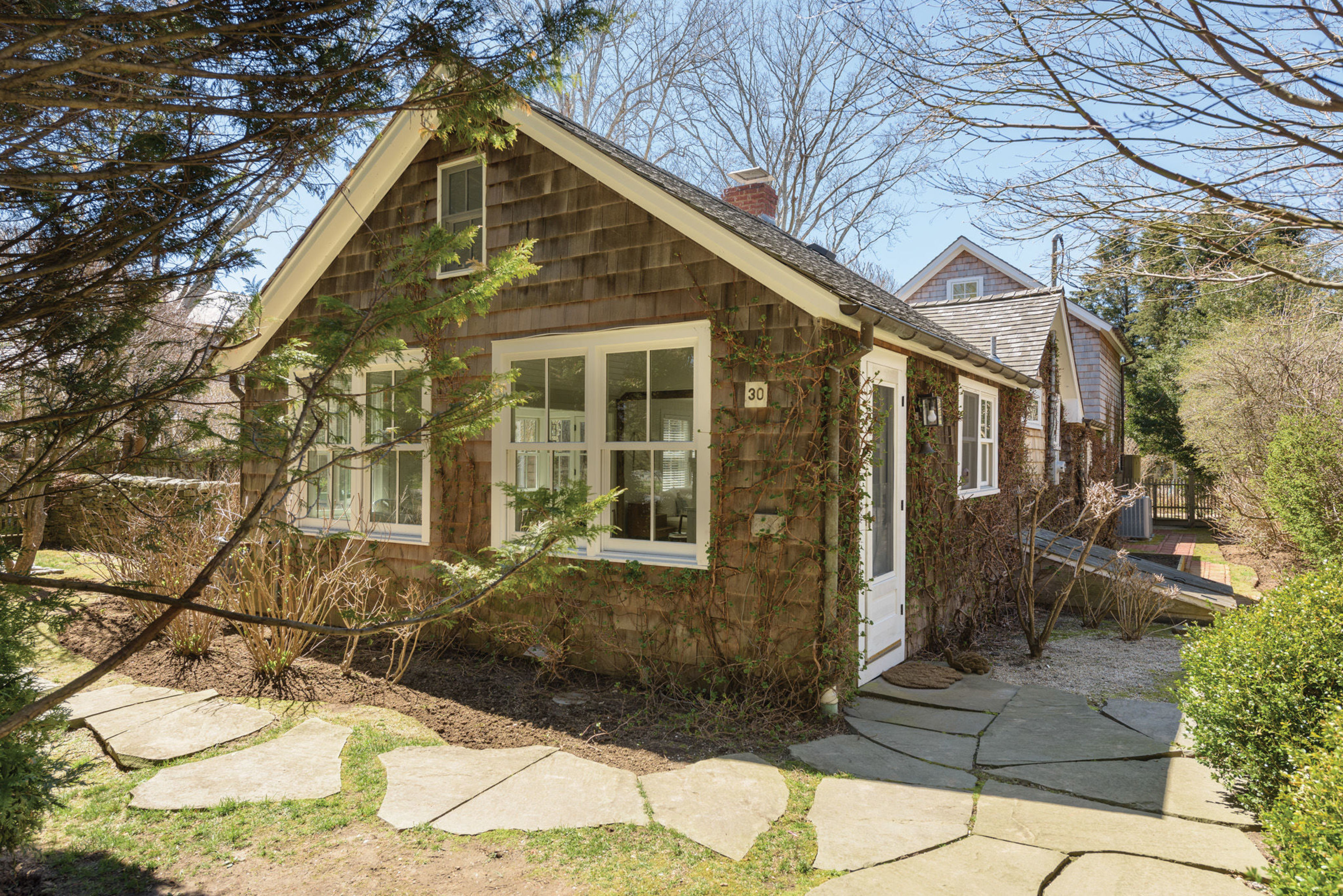 30 Hand Ln in Amagansett Out East