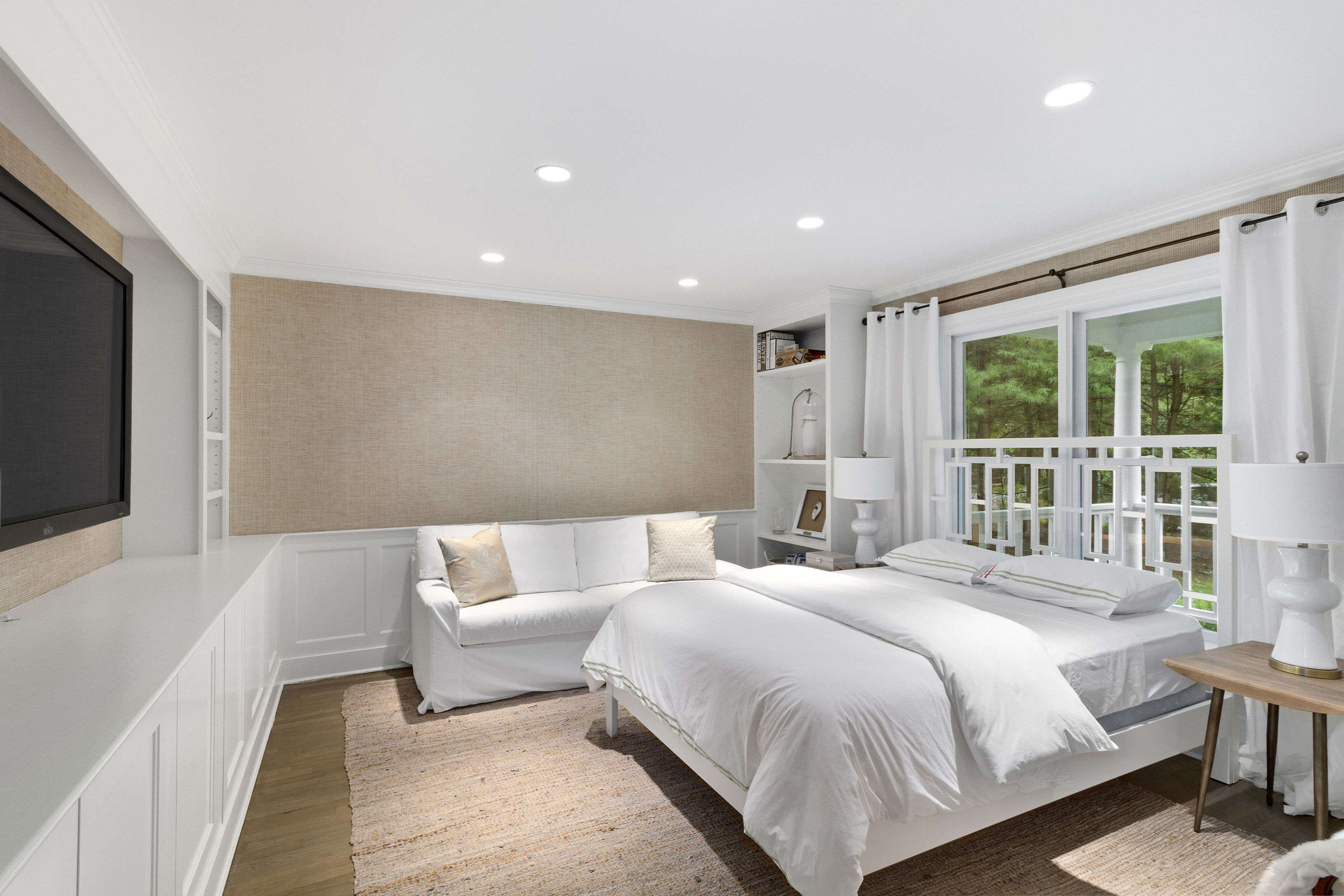 4 Holly Pl in East Hampton | Out East