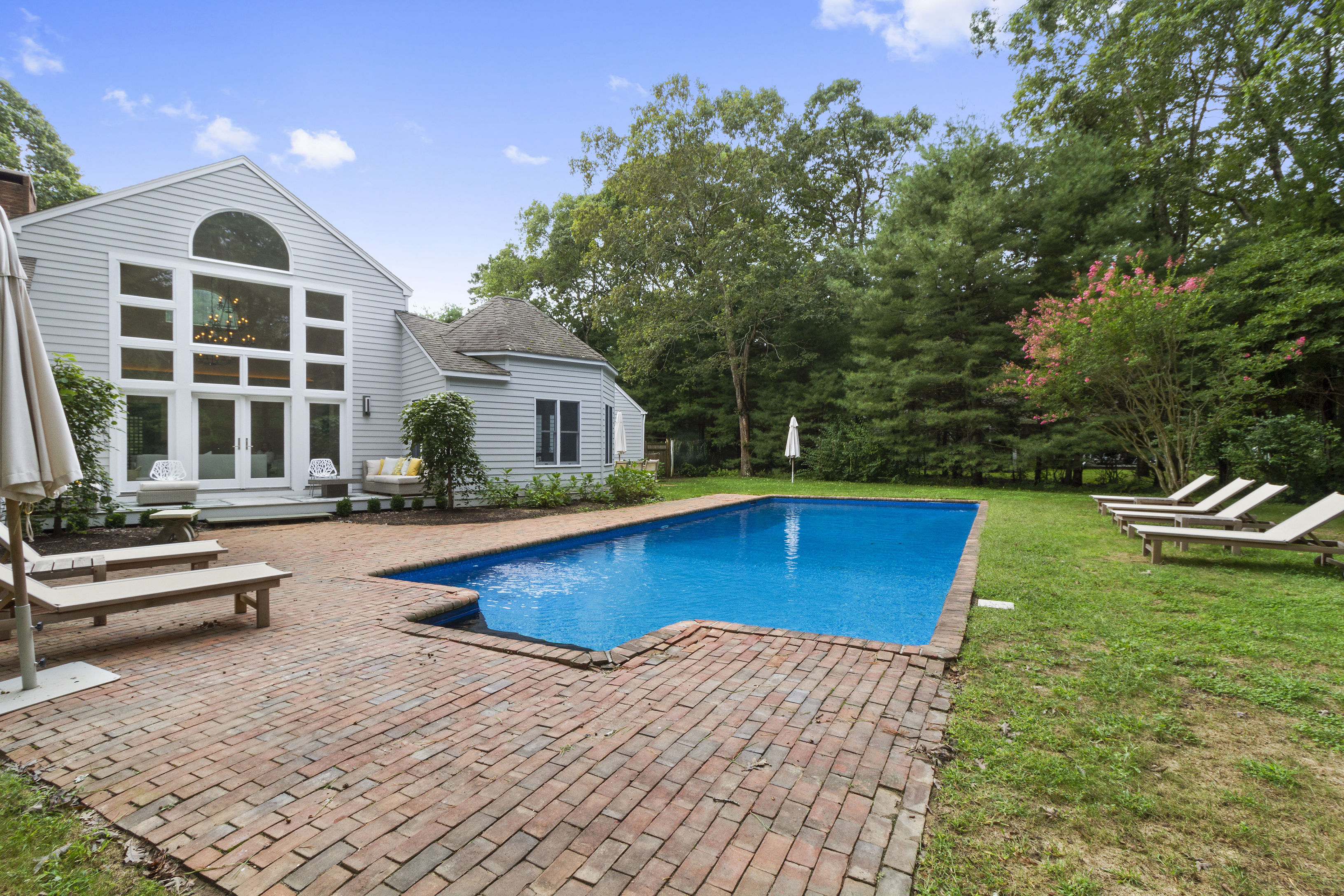 4 Holly Pl in East Hampton | Out East
