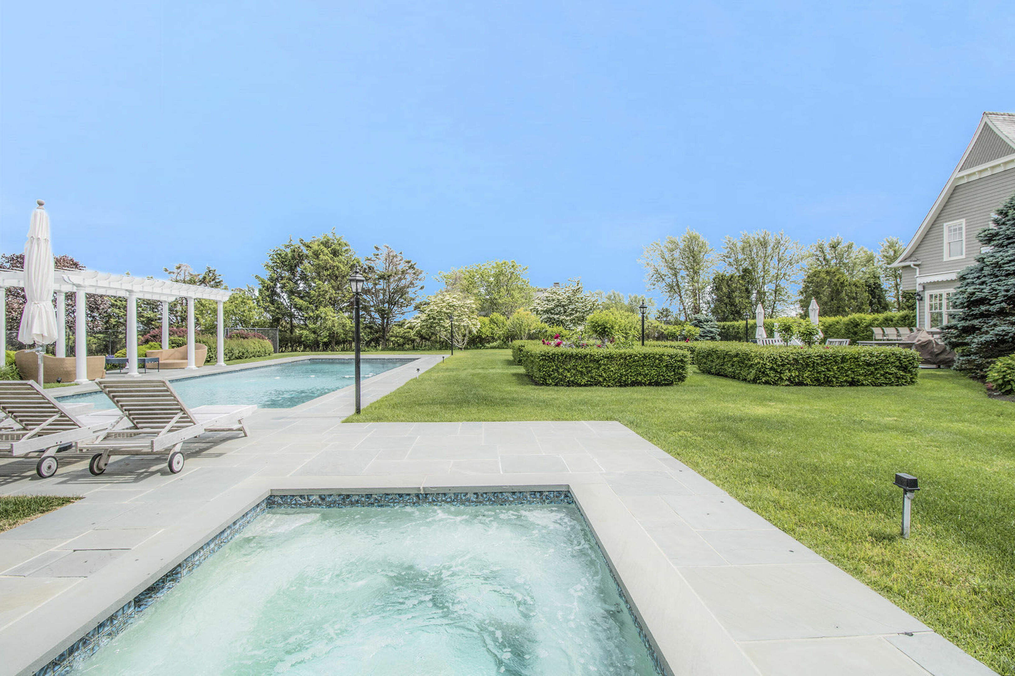 565 Daniels Ln in Sagaponack Out East