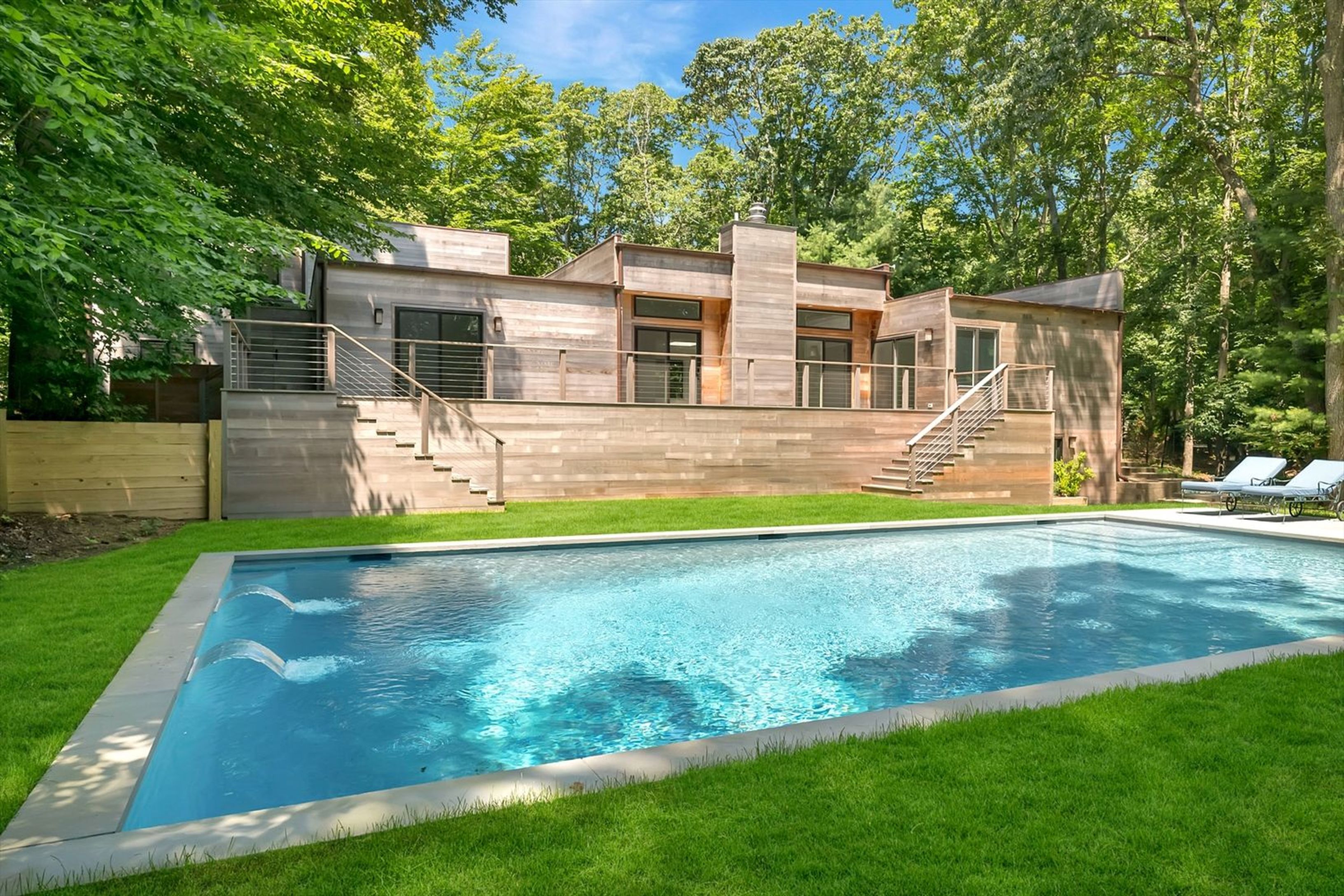 3 Old Orchard Ln in East Hampton Out East