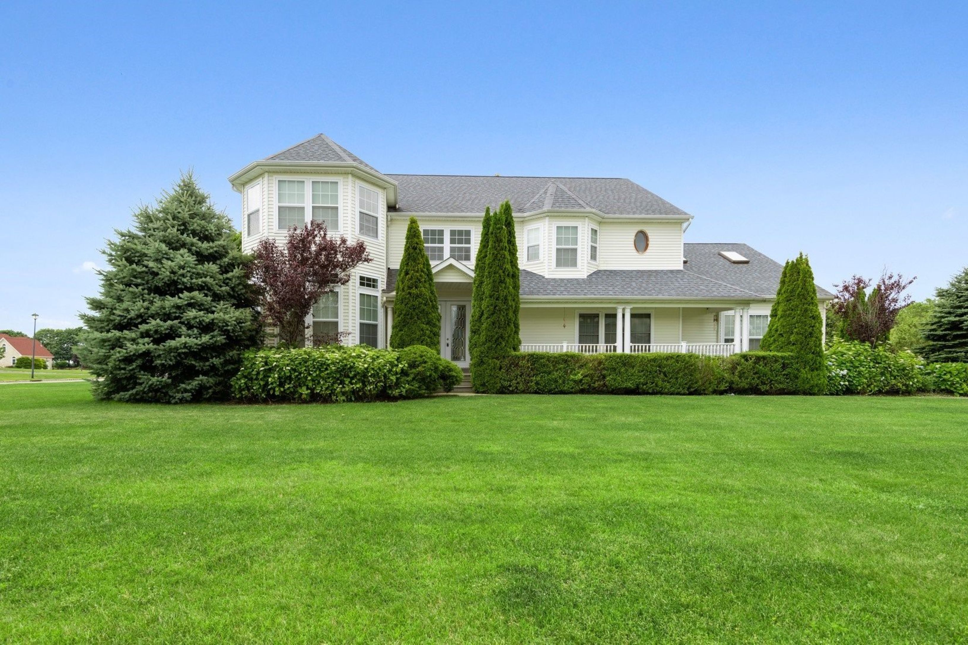 7 Sycamore Dr in East Moriches Out East