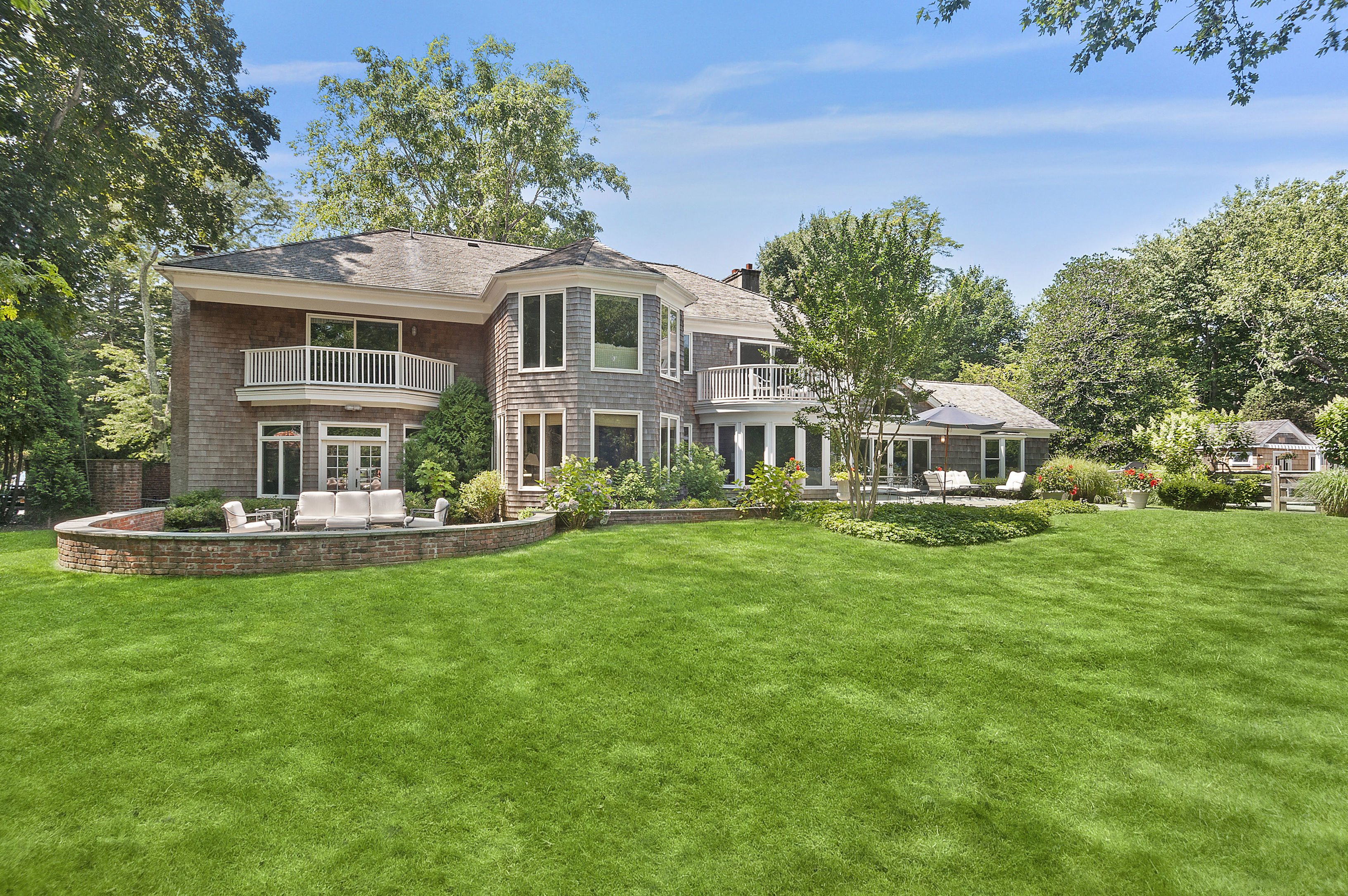 16 Pudding Hill Ln in East Hampton Out East