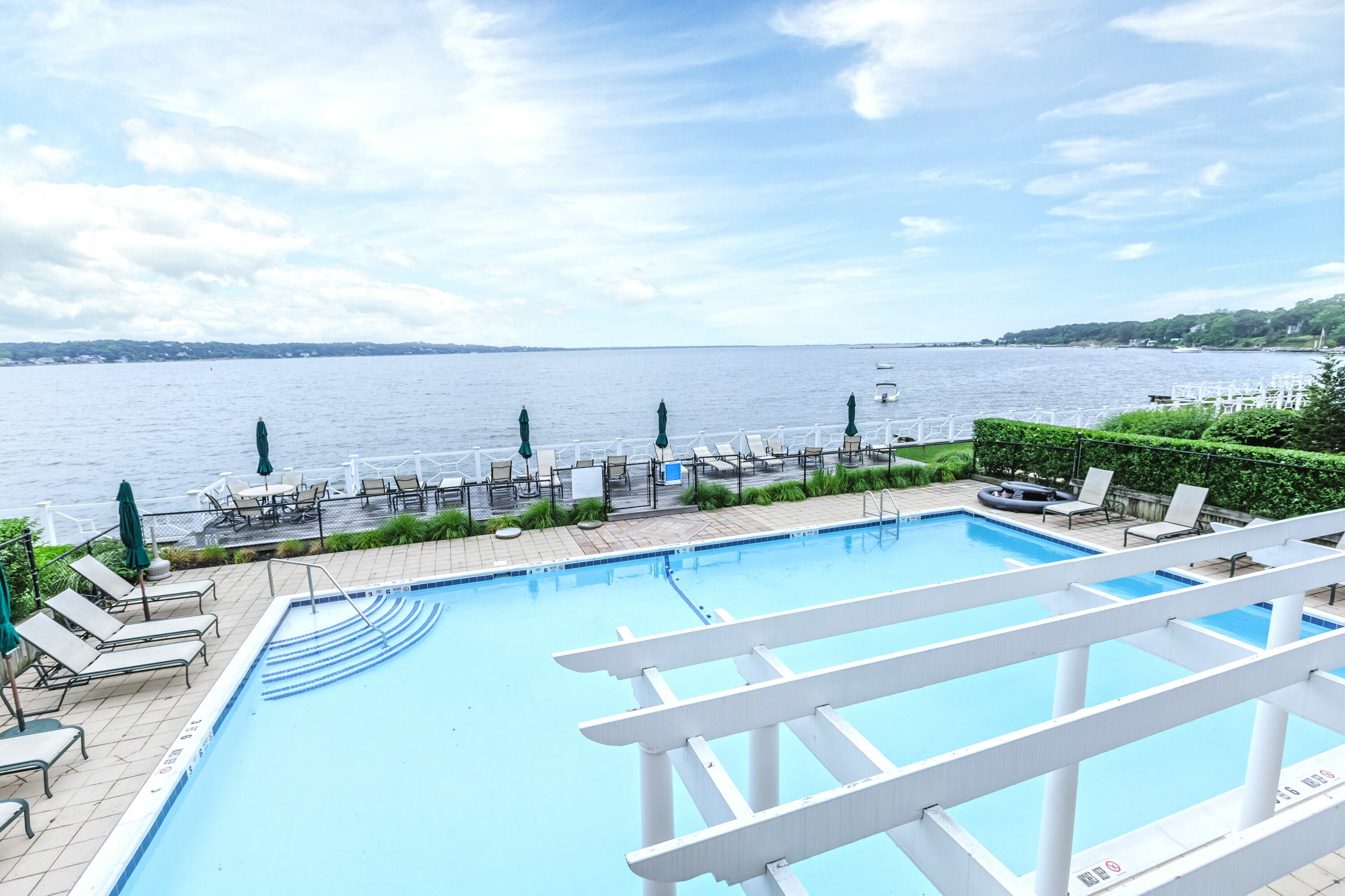 62 Canoe Place Rd Apt 513 in Hampton Bays Out East