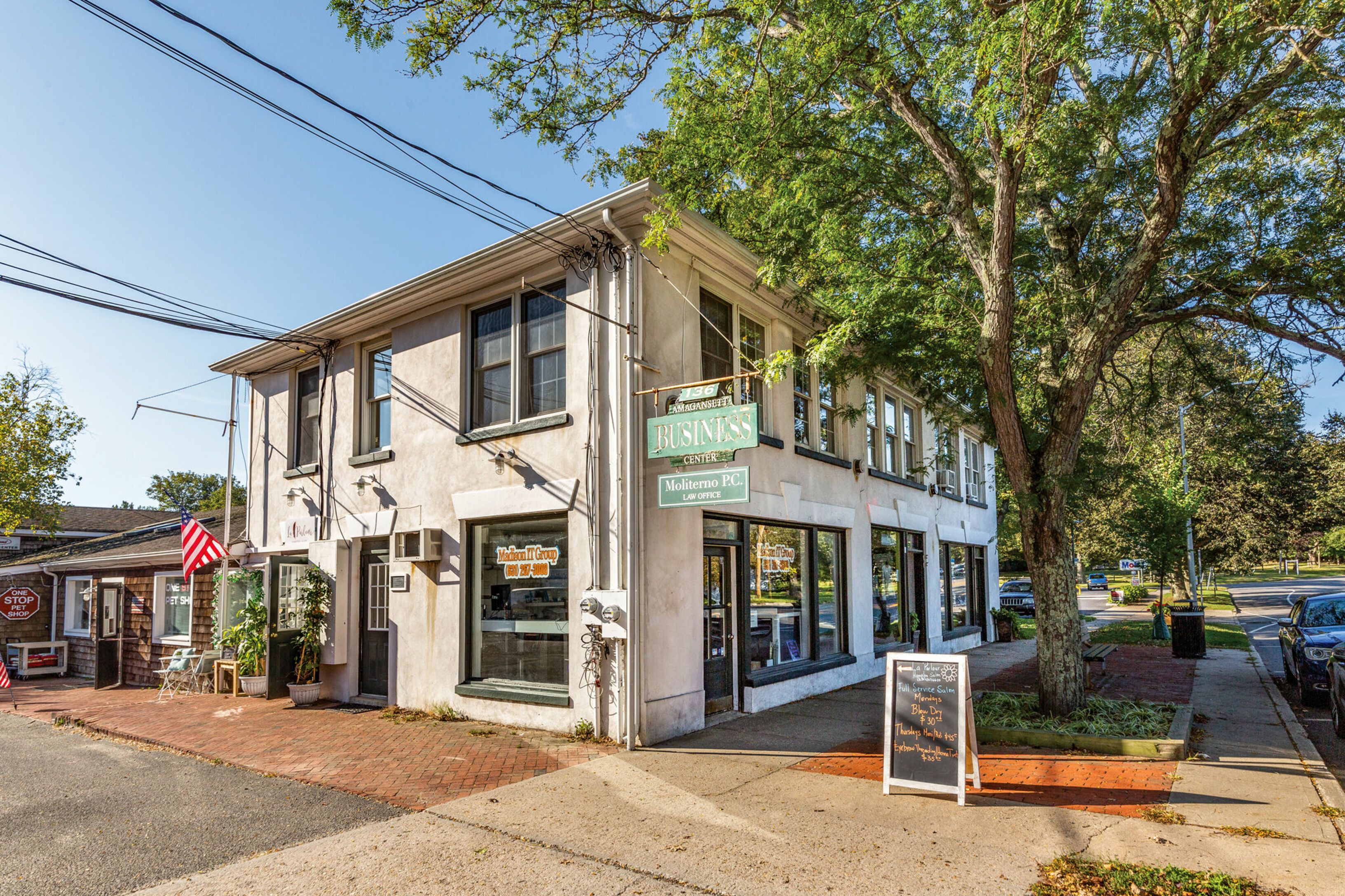 136 Main St in Amagansett Out East