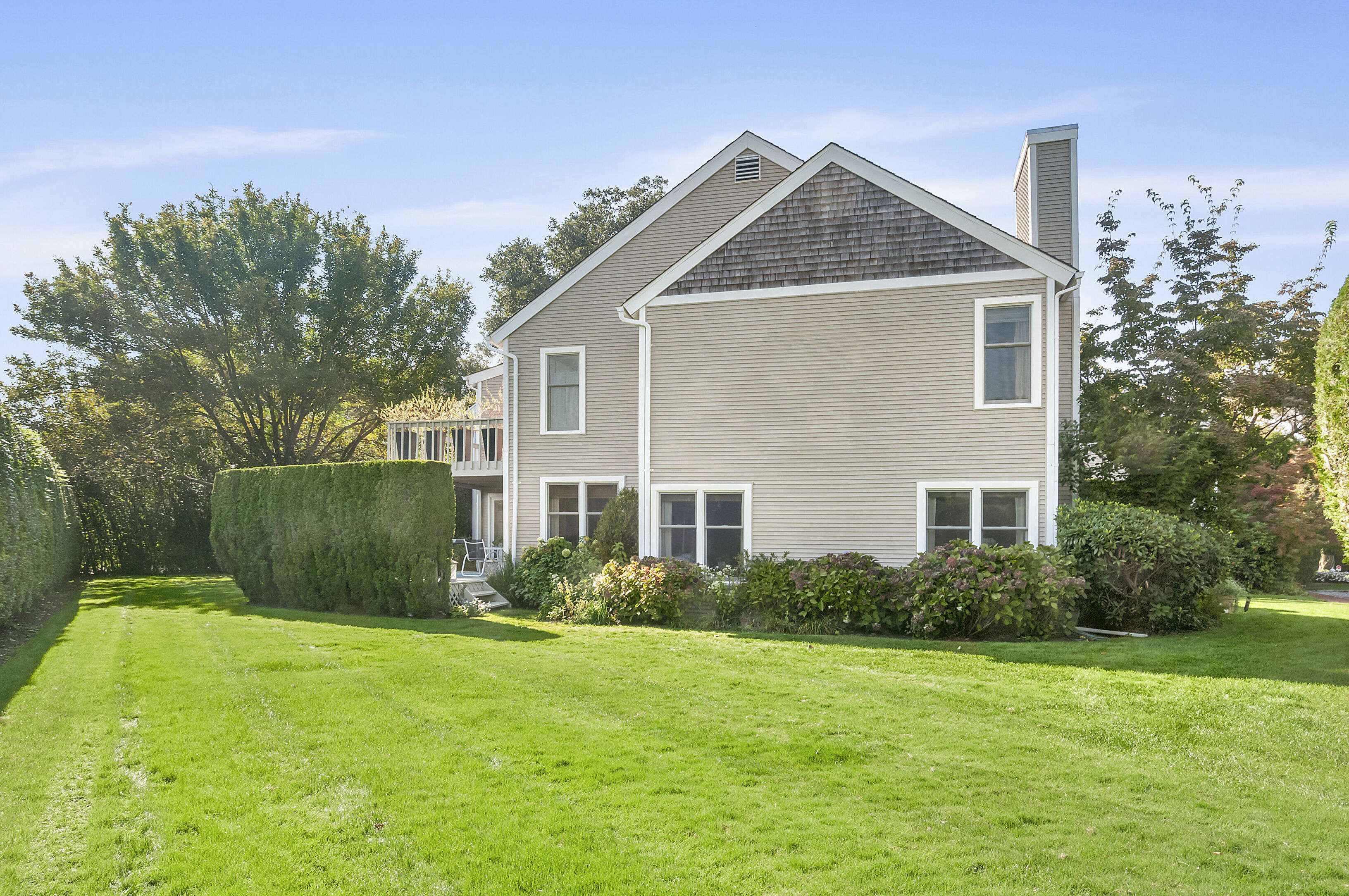 425 Hampton Rd Unit 15 in Southampton Out East