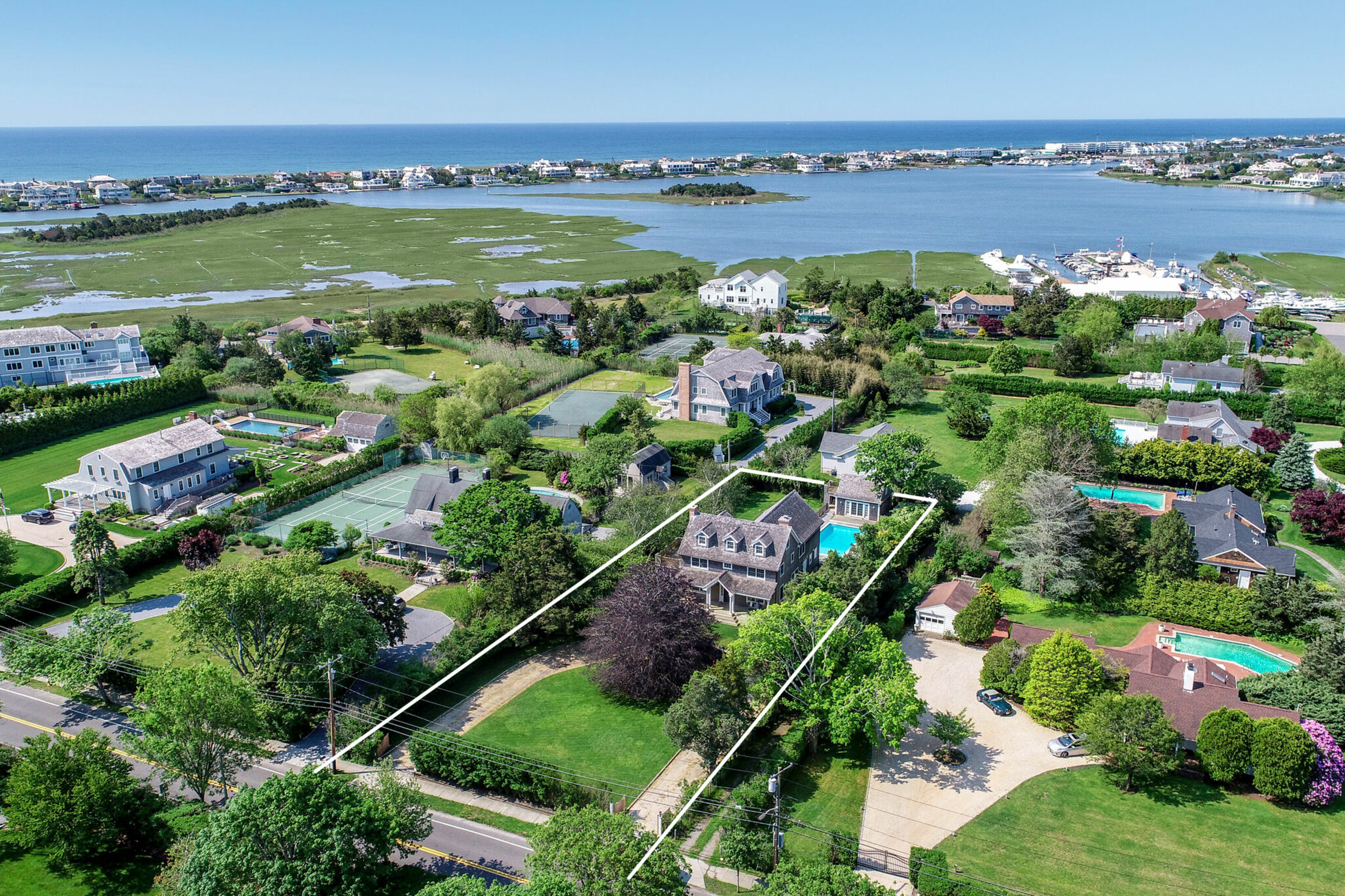 87 Beach Ln in Westhampton Beach Out East