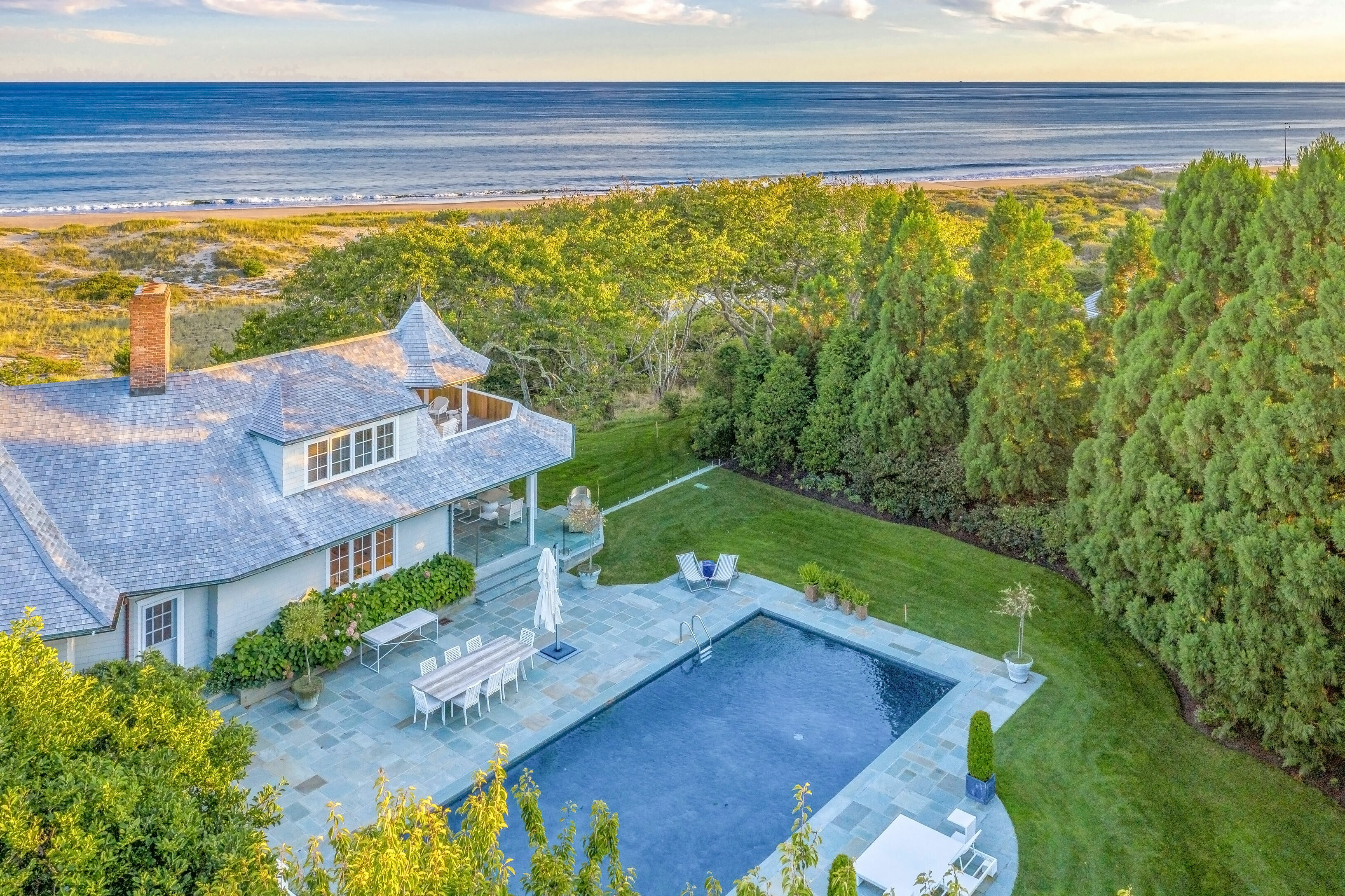 26 Windmill Ln in East Hampton Out East