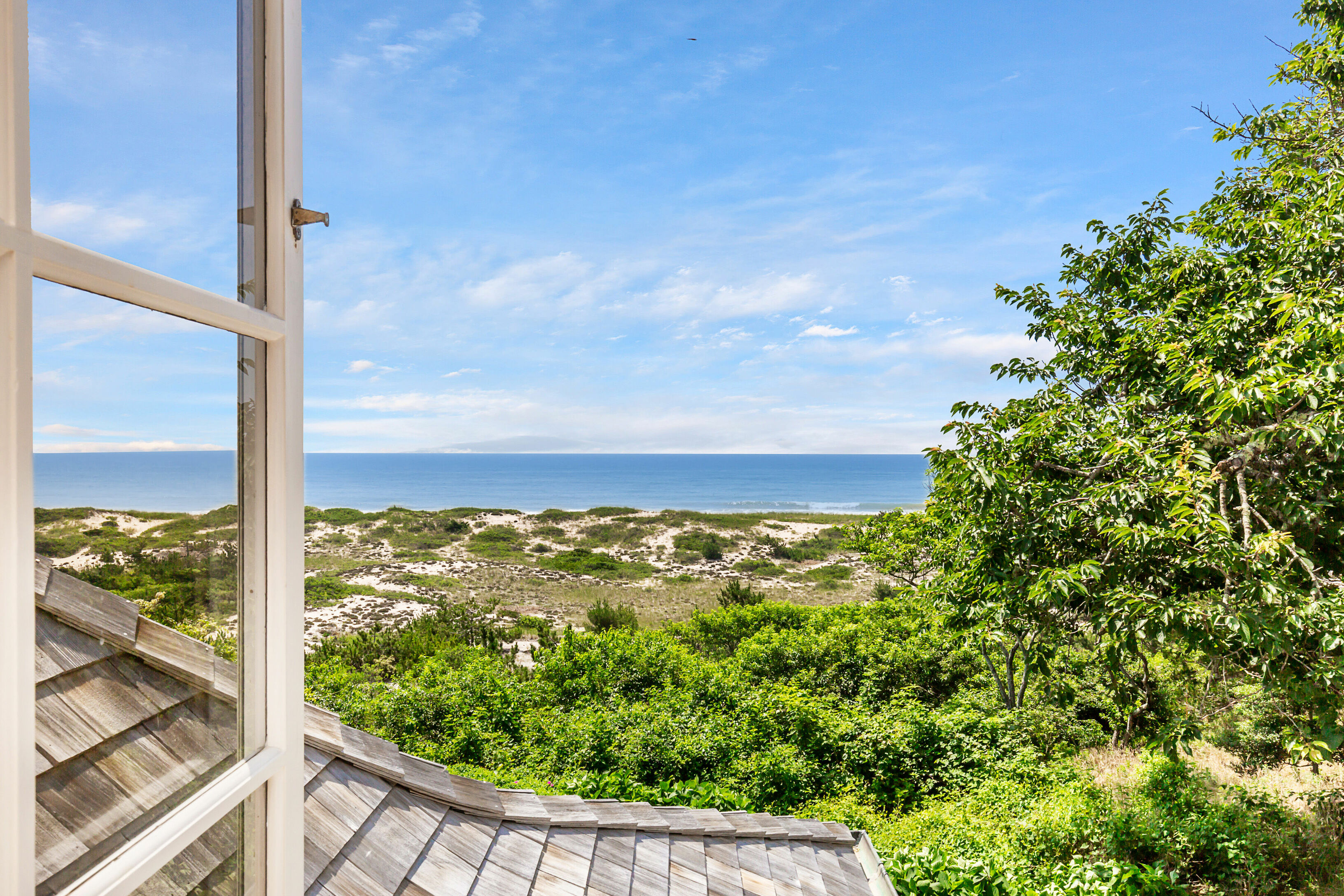 32 Windmill Ln in East Hampton Out East