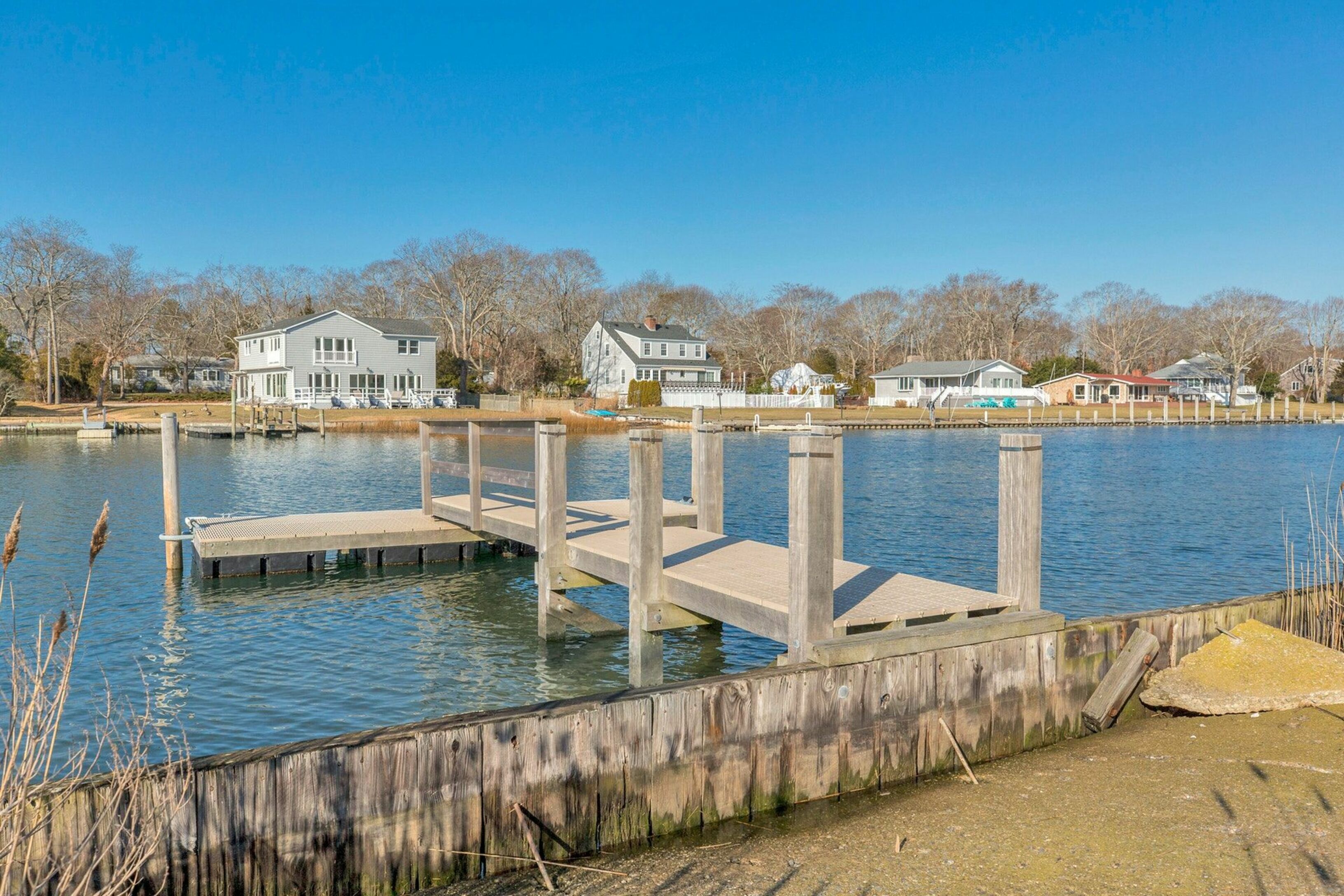 17 Windermere Close in Hampton Bays Out East