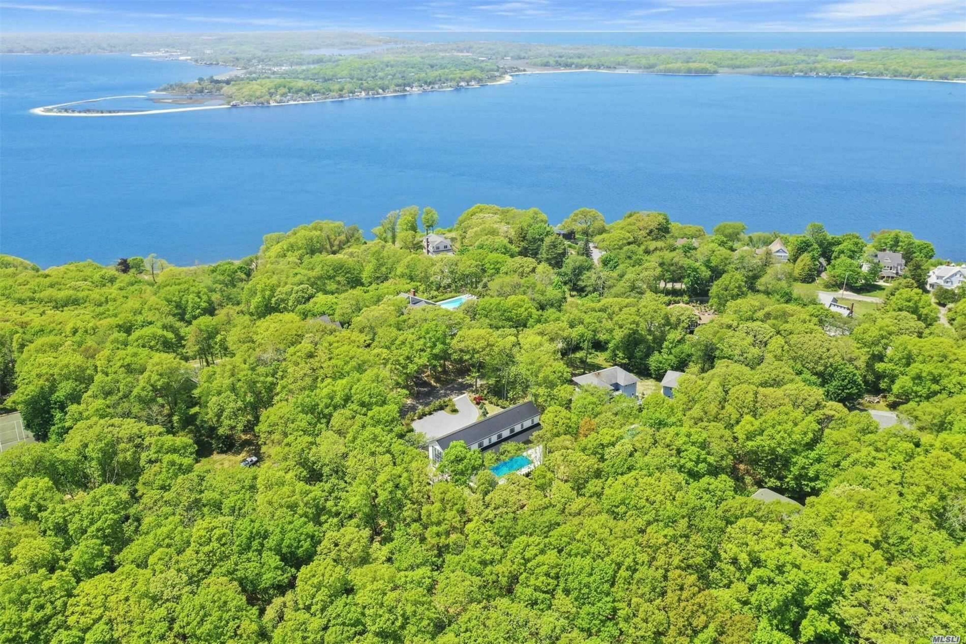 2 Bayview Ave in Shelter Island Heights Out East