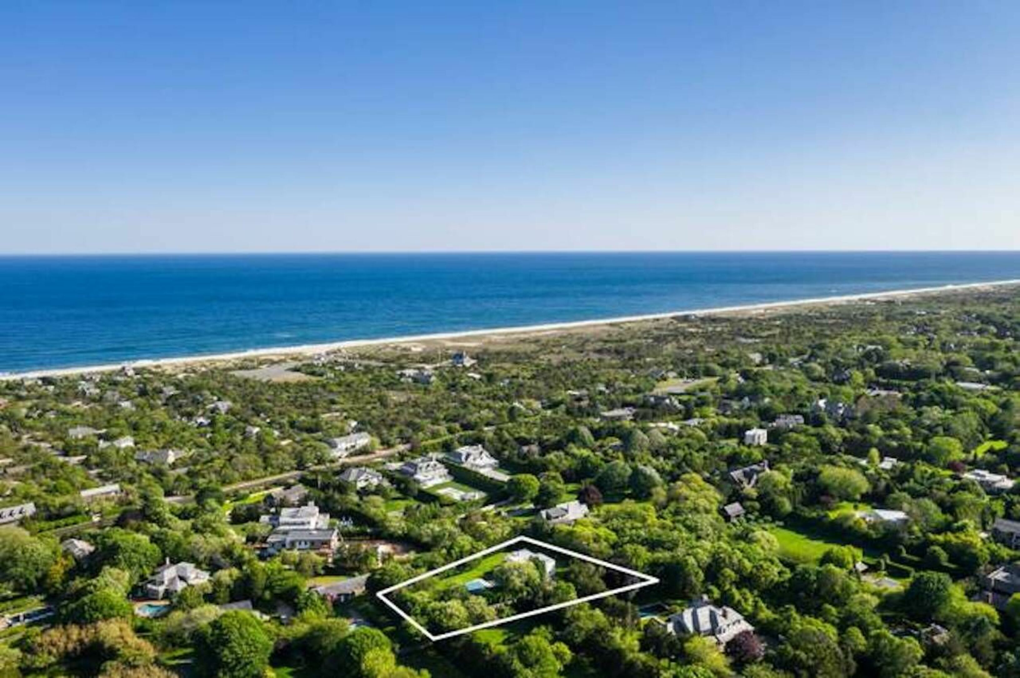 21 Old Montauk Hwy in Amagansett Out East