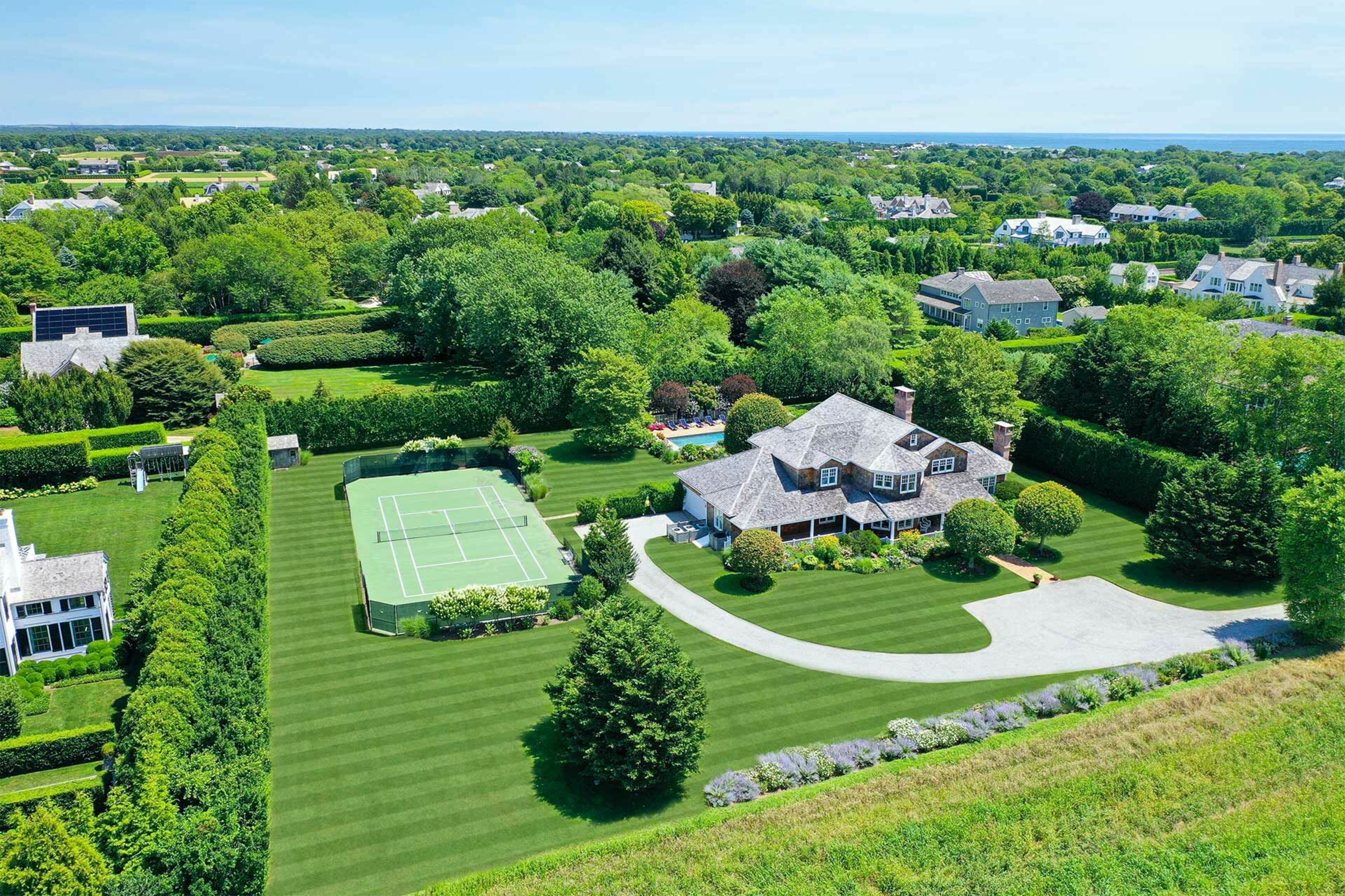 426 Hedges Ln in Sagaponack Out East
