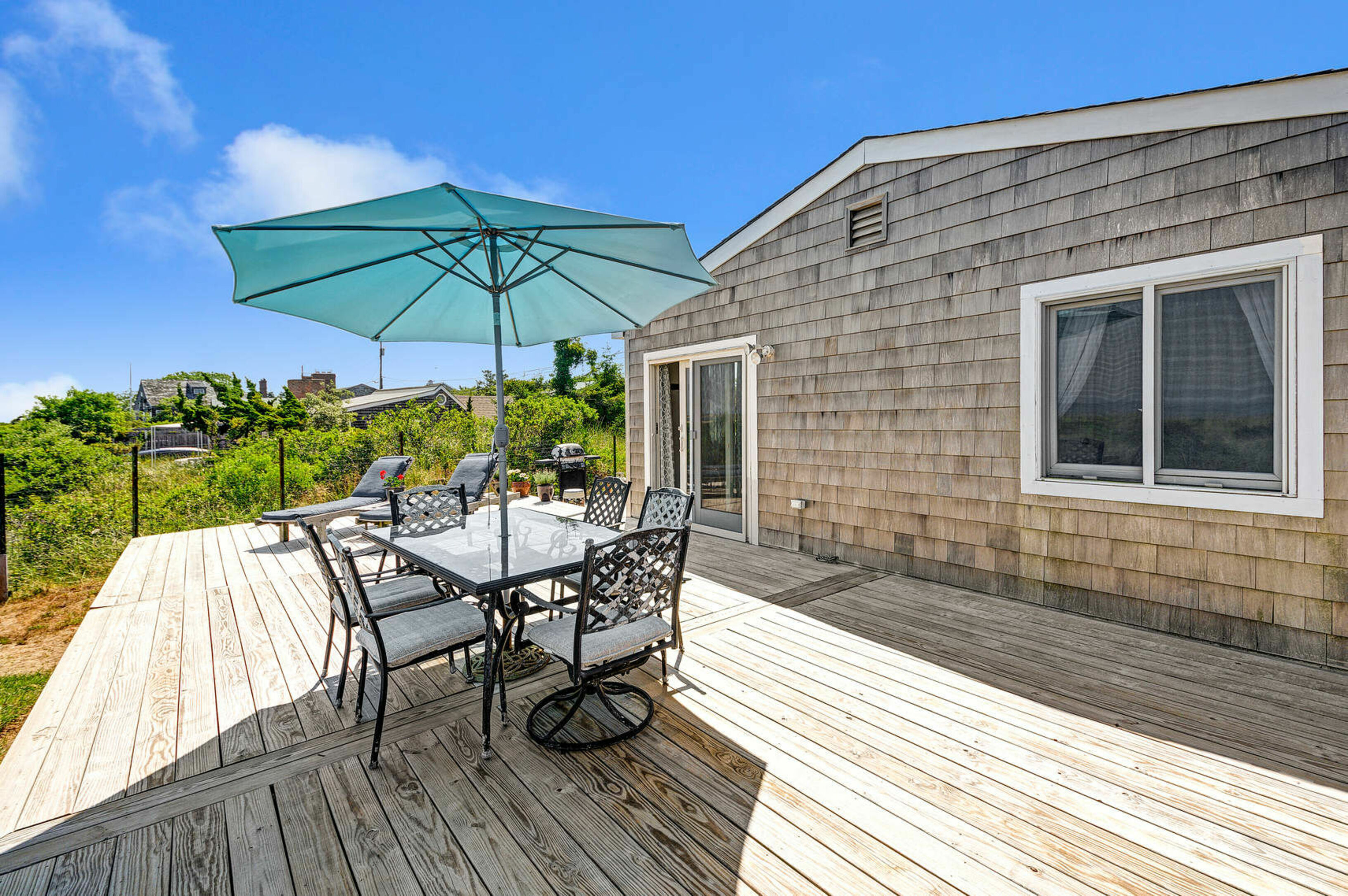176 Shore Rd in Amagansett Out East