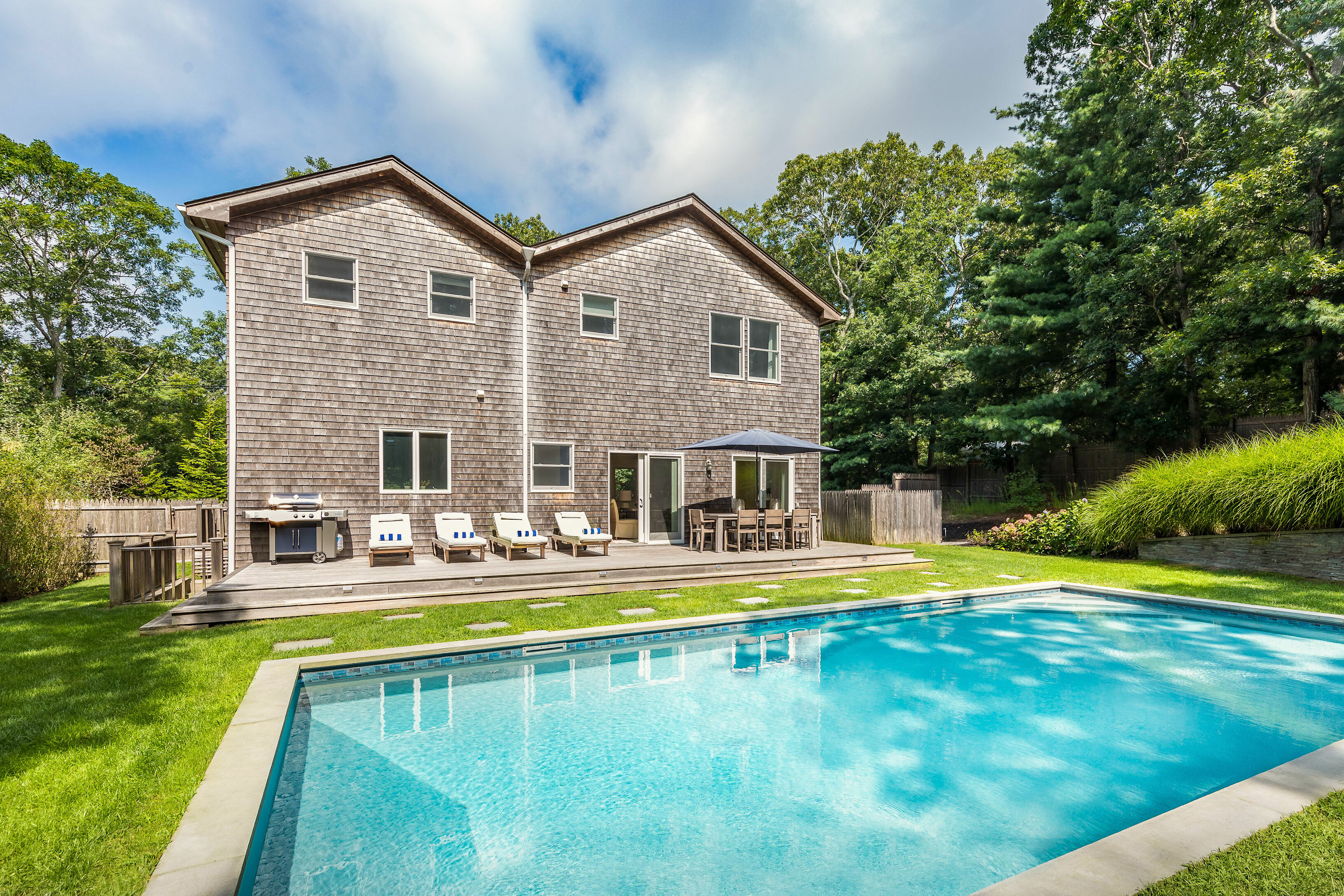 27 Kings Point Rd in East Hampton Out East