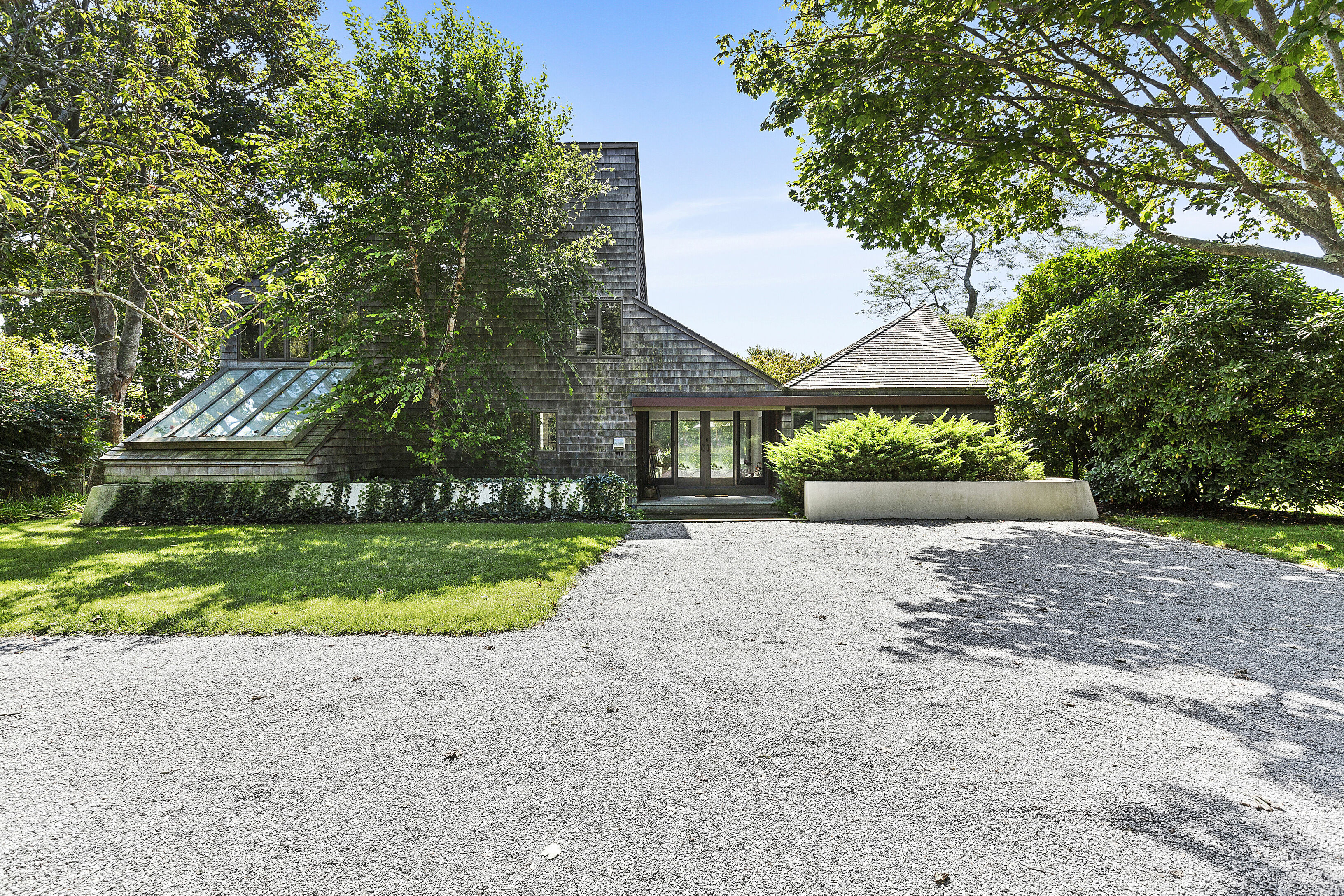 29 Fairfield Pond Ln in Sagaponack Out East