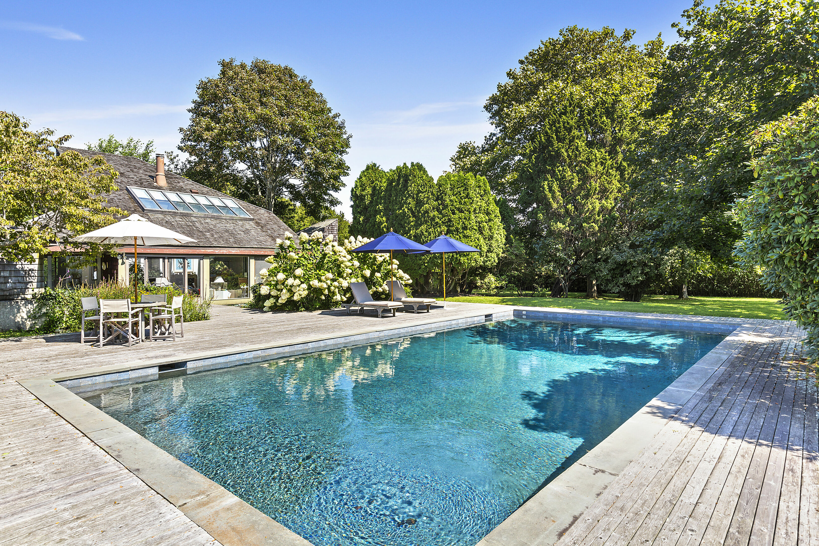 29 Fairfield Pond Ln in Sagaponack Out East