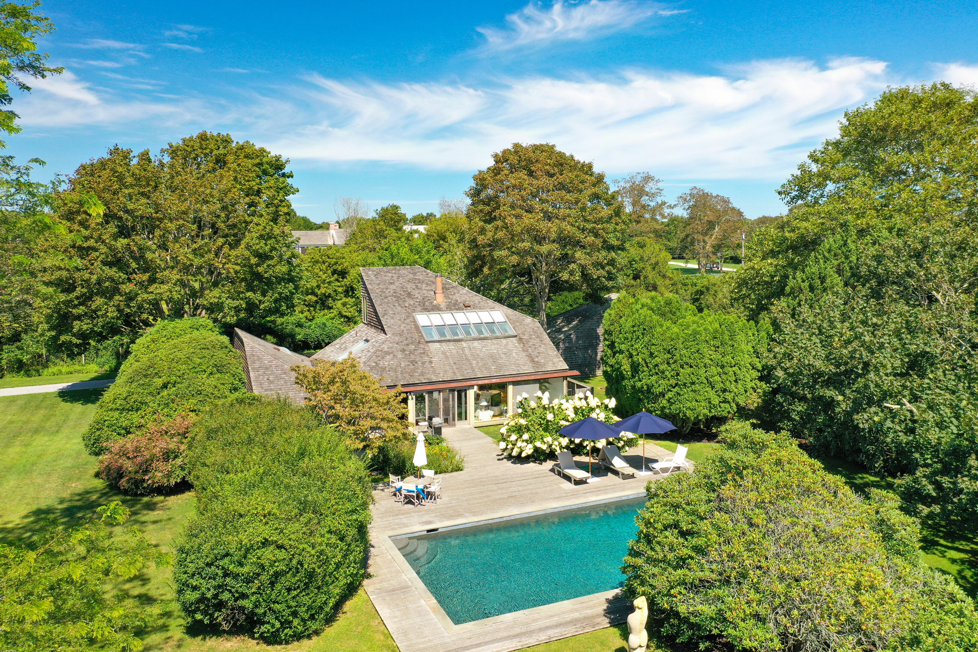 29 Fairfield Pond Ln in Sagaponack Out East