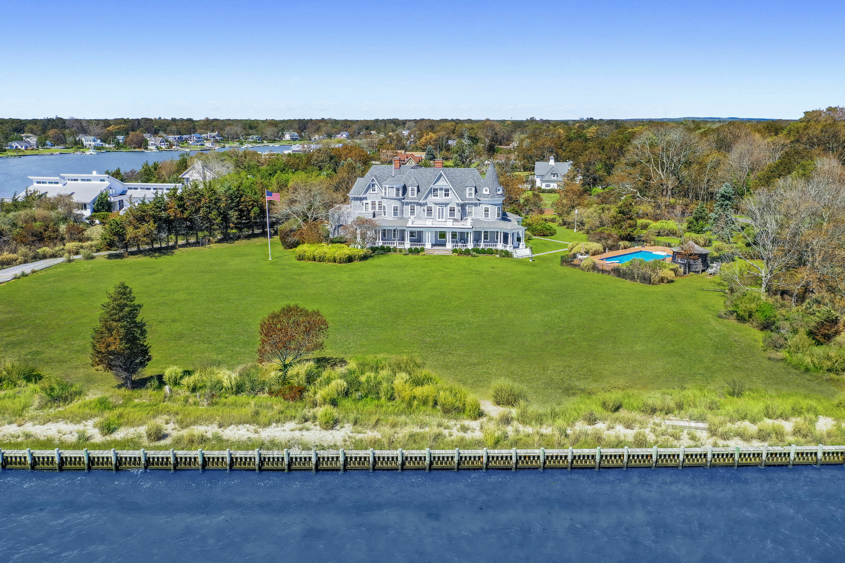 9 Convent Ln in Center Moriches Out East