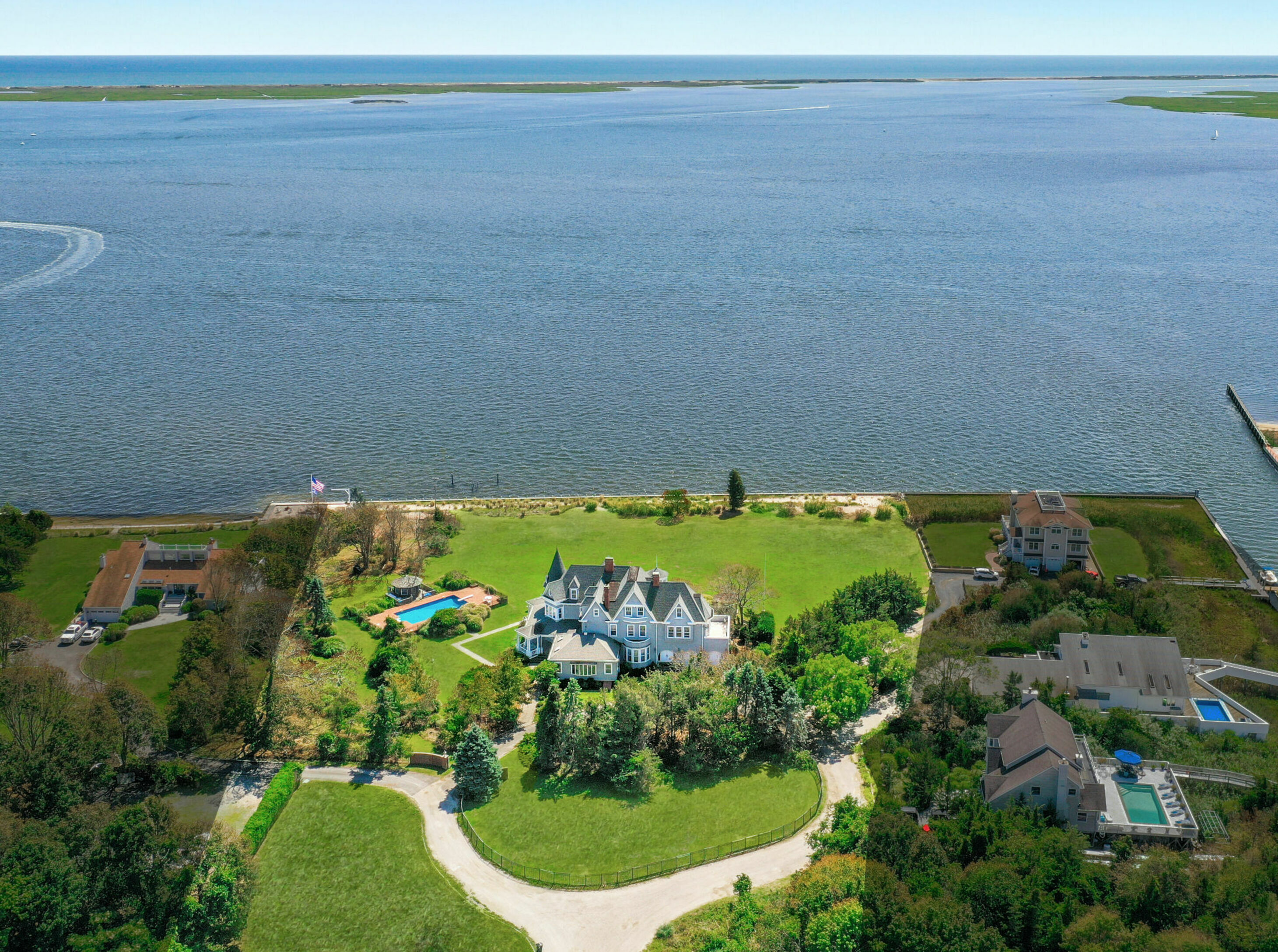 9 Convent Ln in Center Moriches Out East