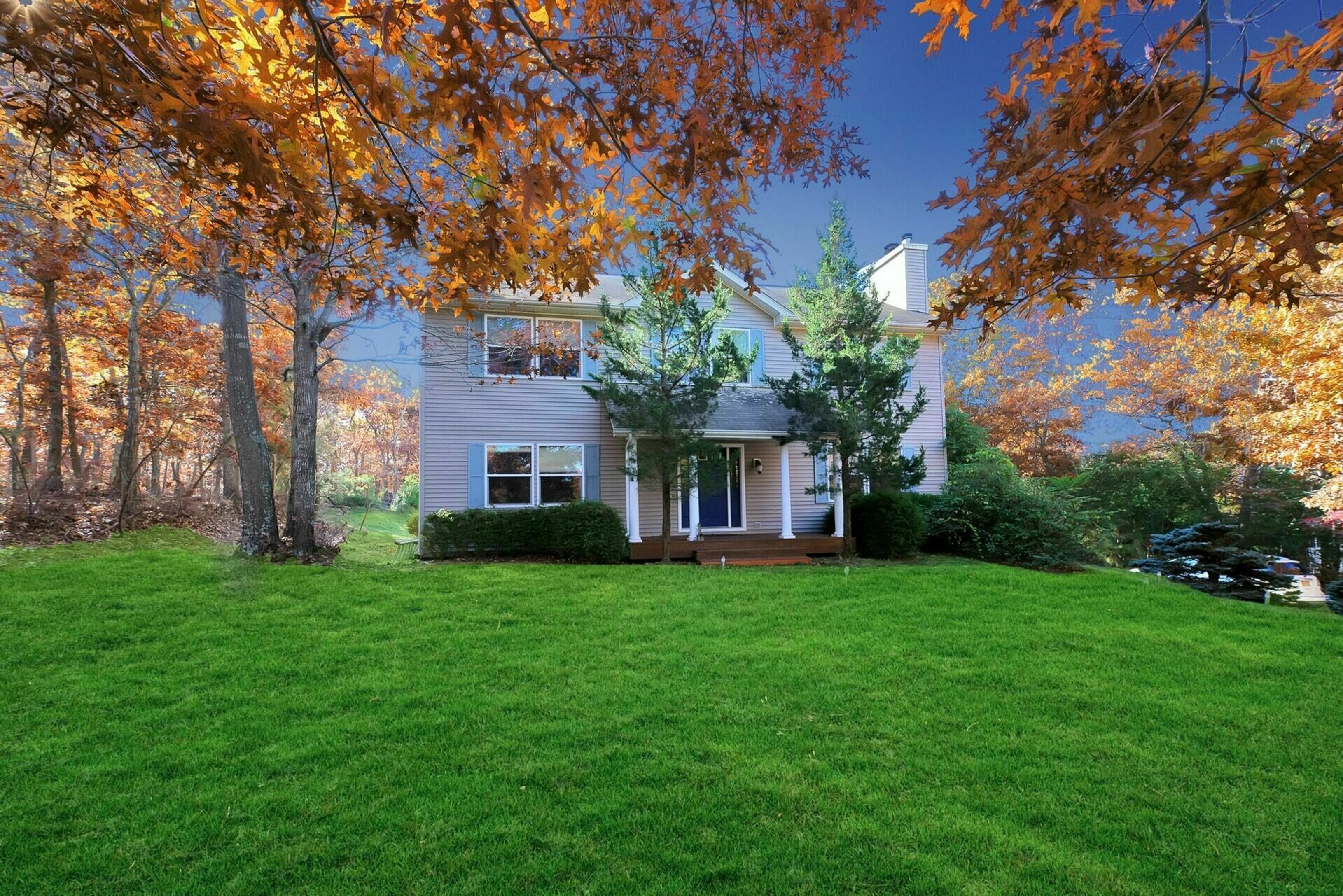 6 Red Creek Cir in Hampton Bays Out East