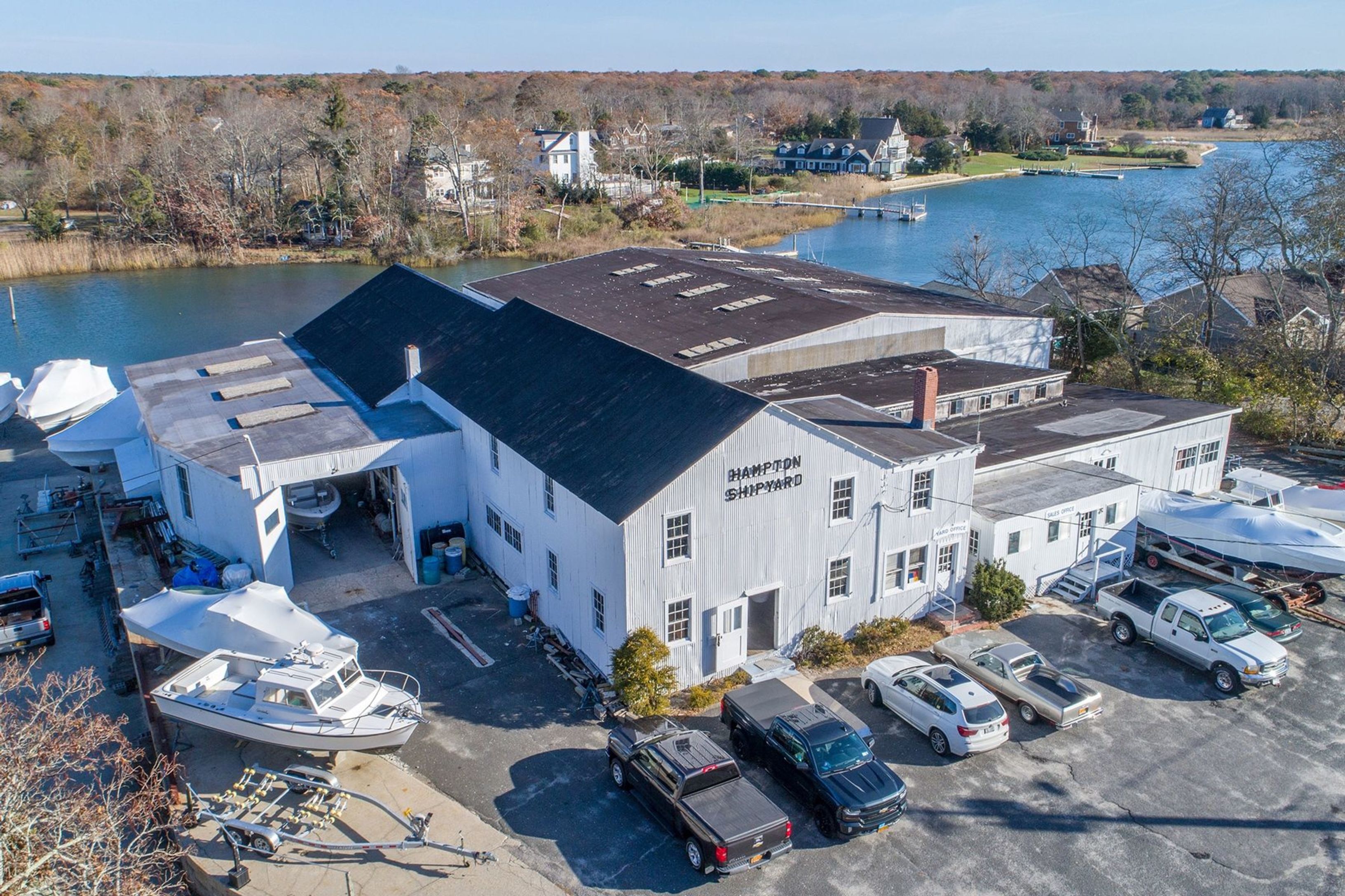 7 Carter Ln, East Quogue, New York 11942 in East Quogue Out East