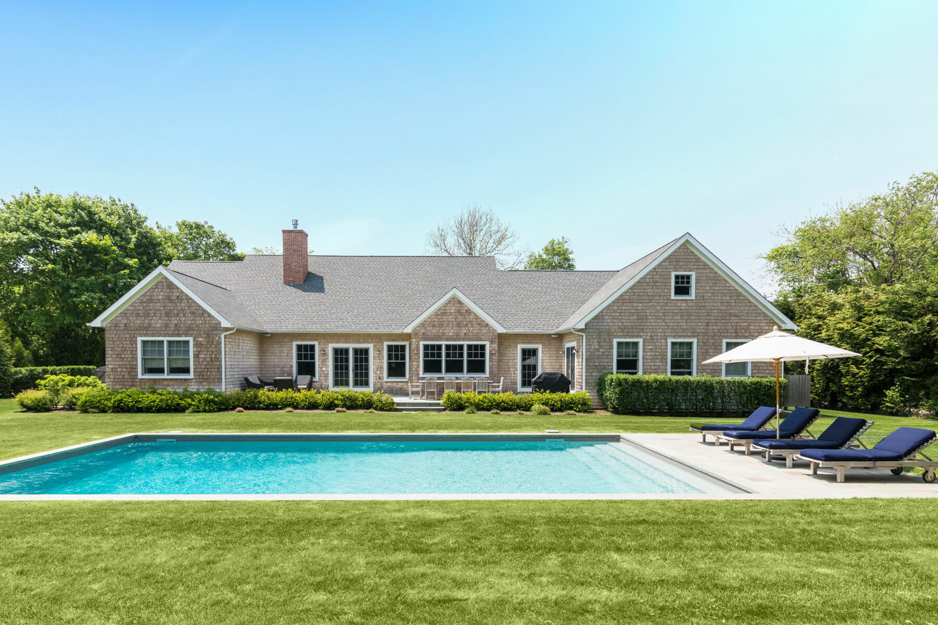 31 Roberts Ln in East Hampton Out East