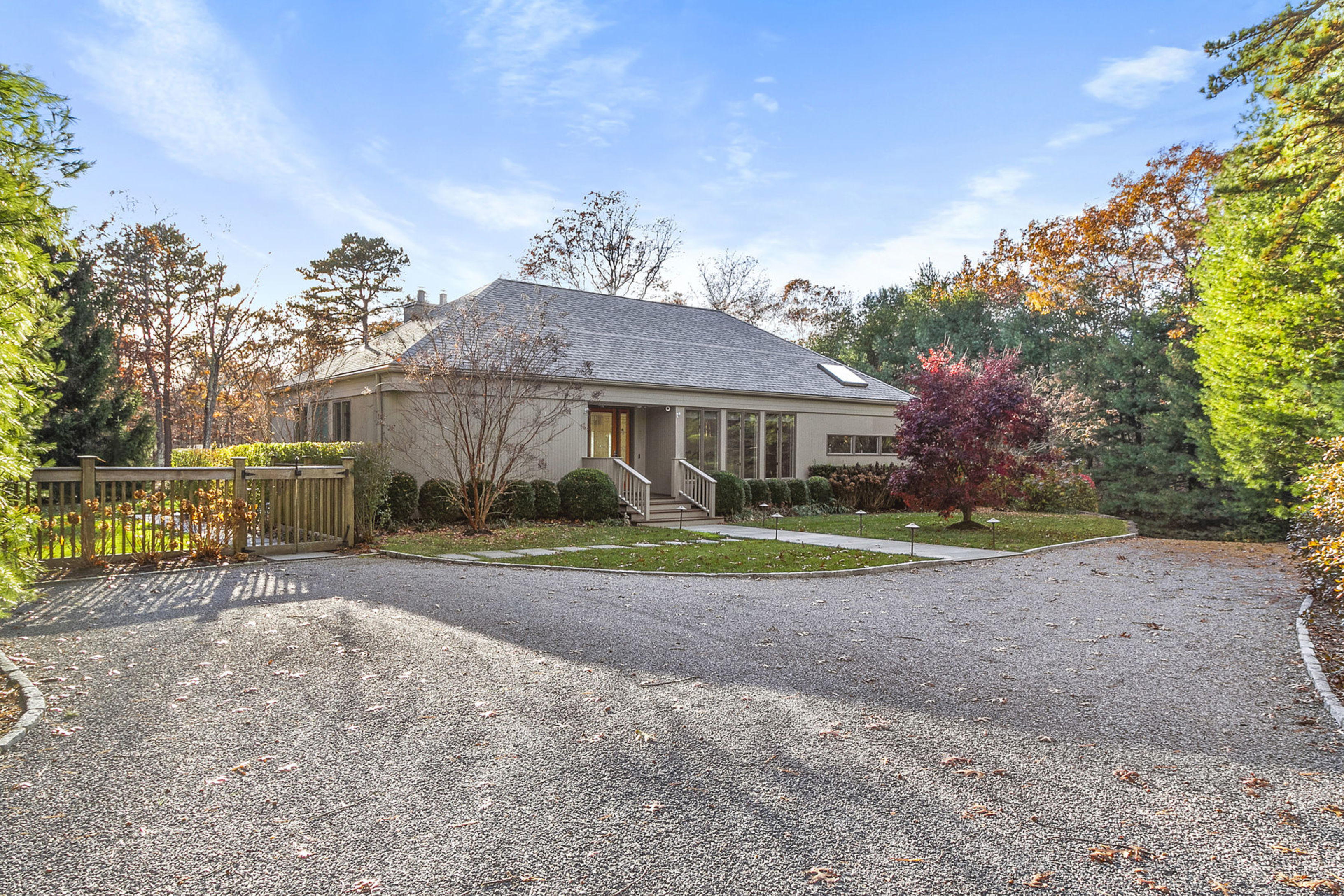 5 Knoll Ln in Wainscott Out East