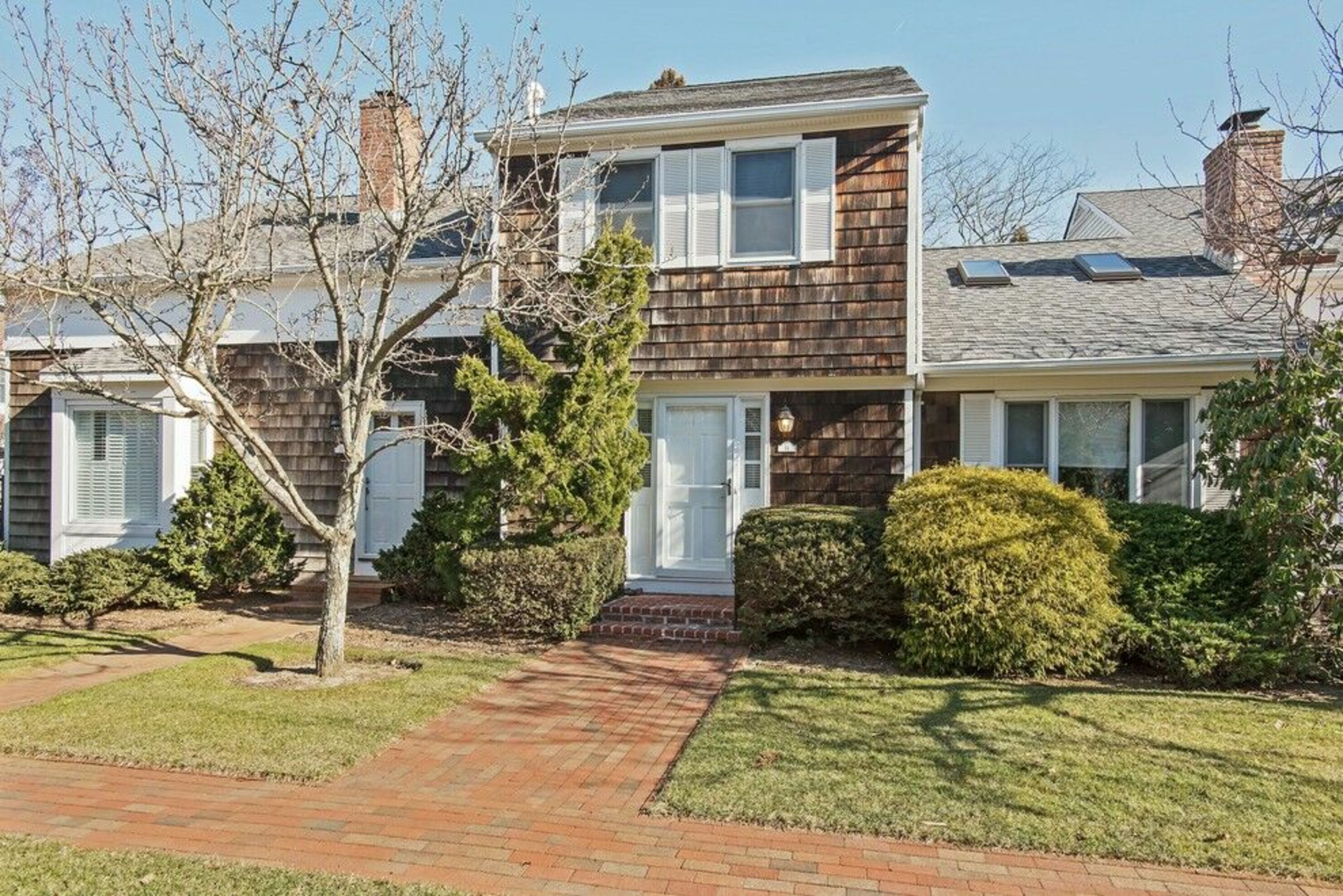 570 Hampton Rd, Unit 14 in Southampton Out East