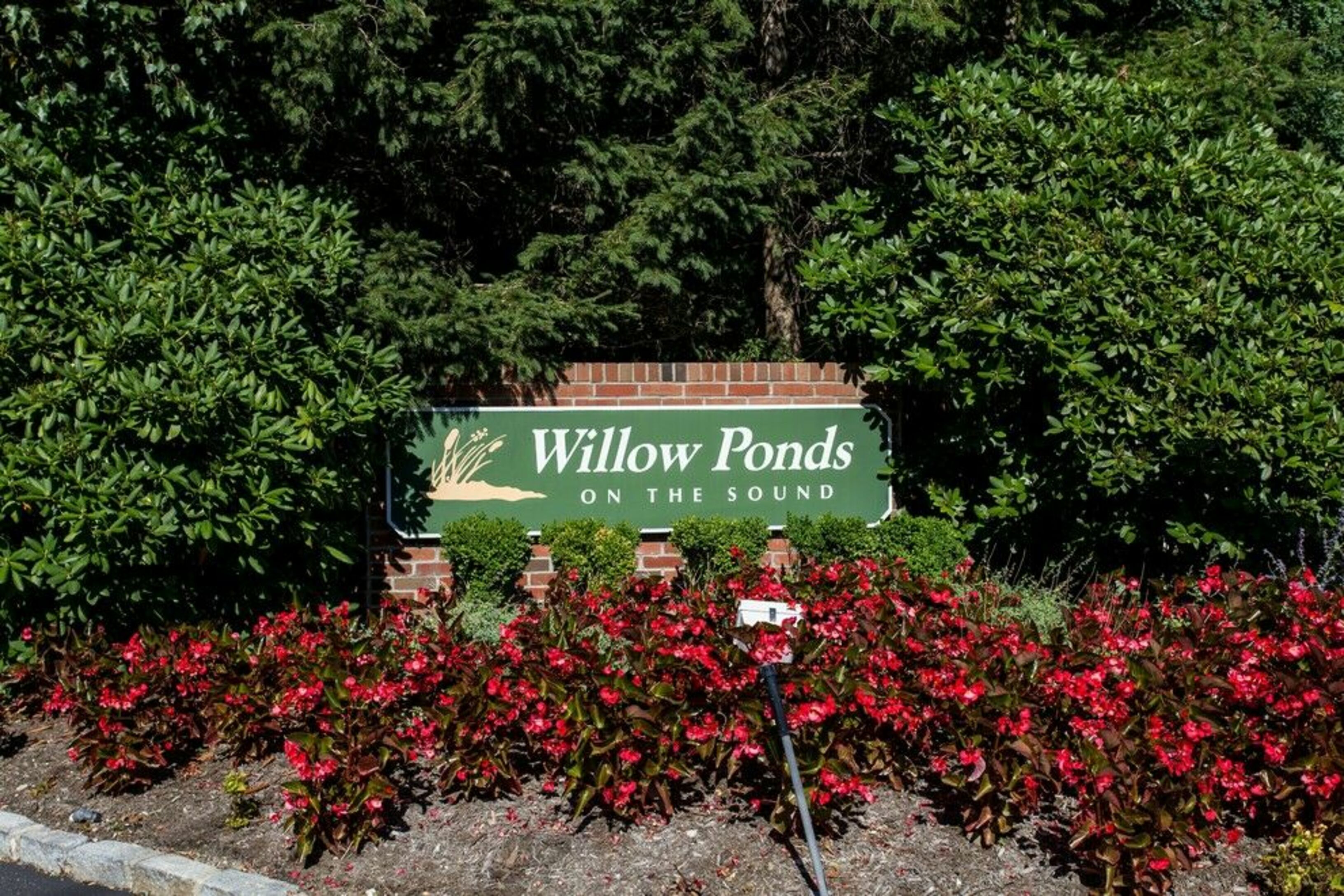 2706 Willow Ponds Dr in Riverhead Out East